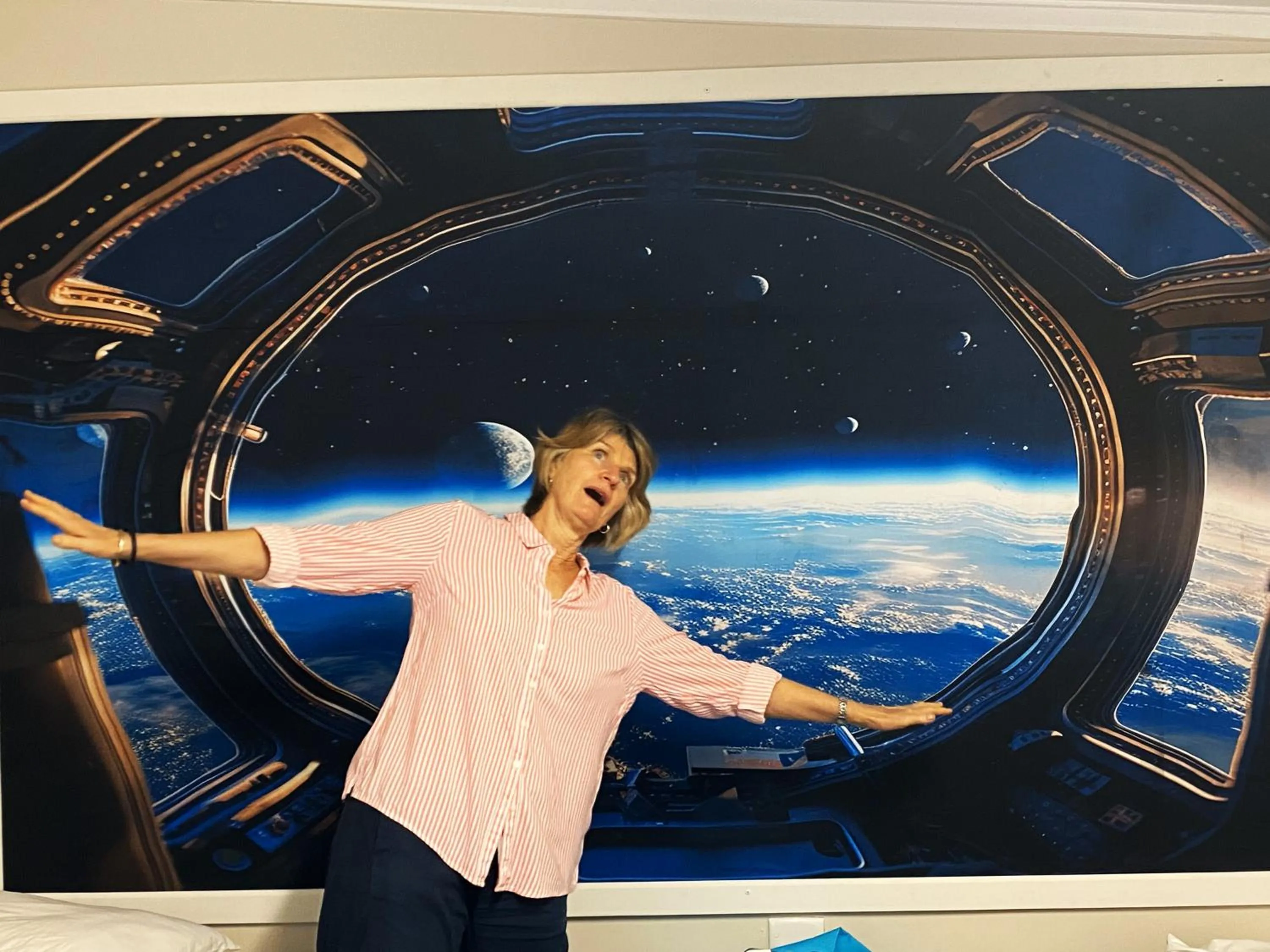 Decorative detail in Acacia Motel