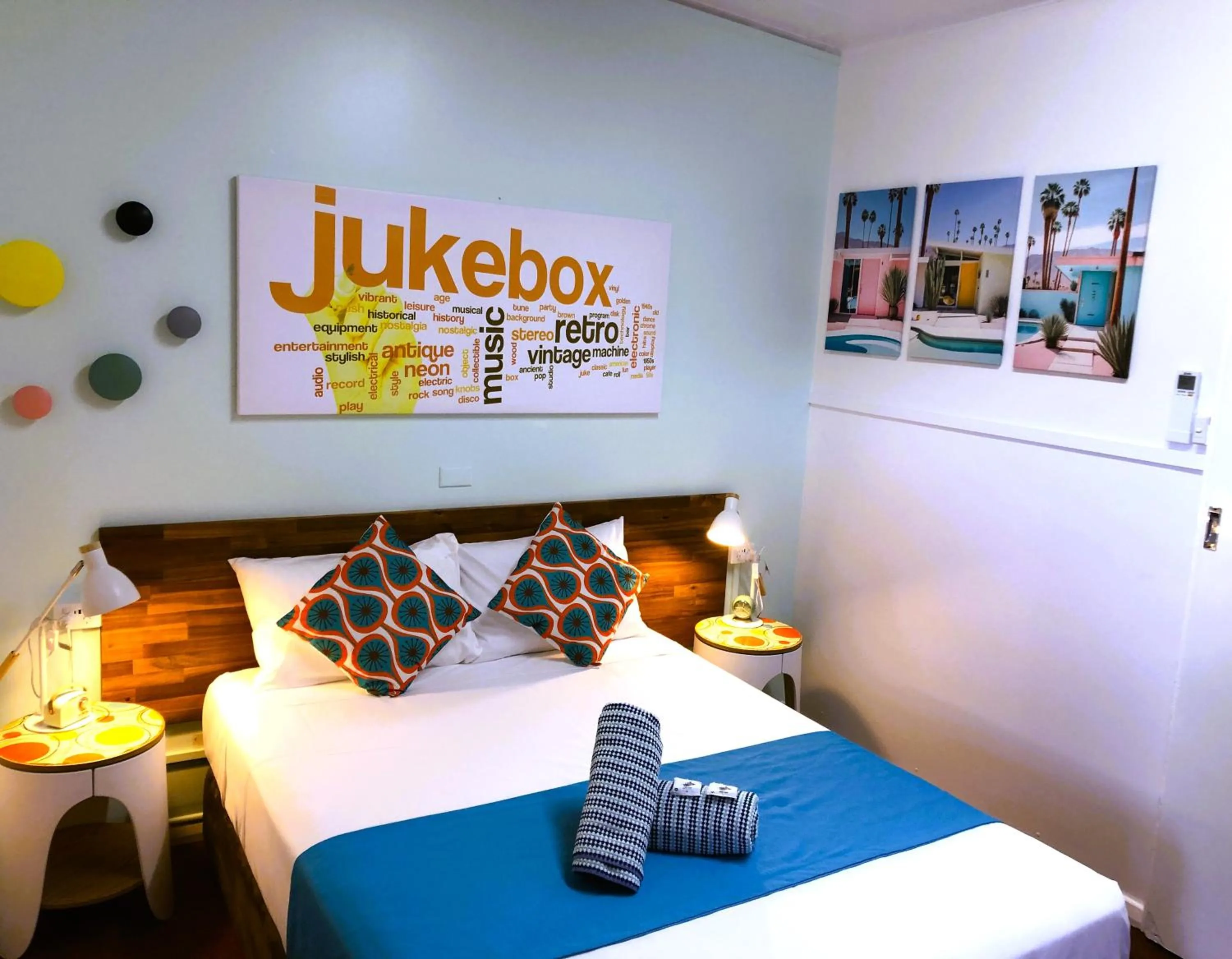 Decorative detail, Bed in Acacia Motel