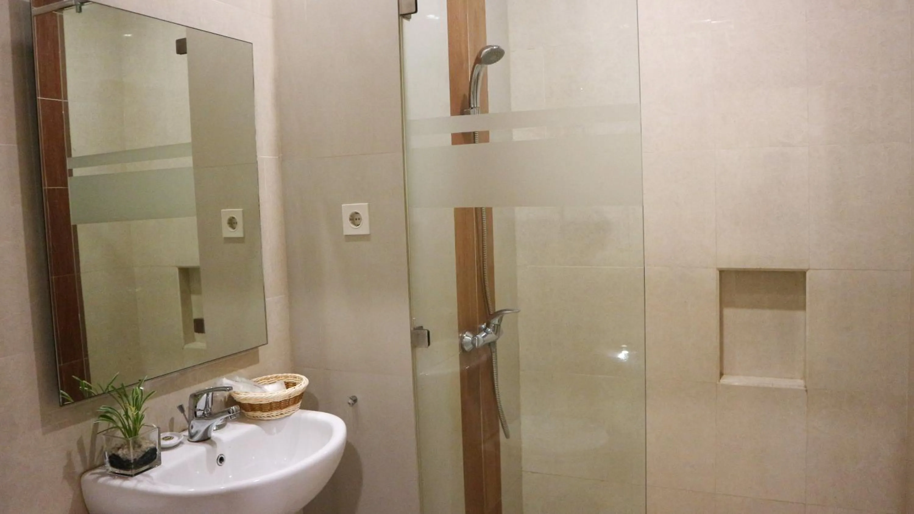 Bathroom in Golden Tulip Essential Belitung