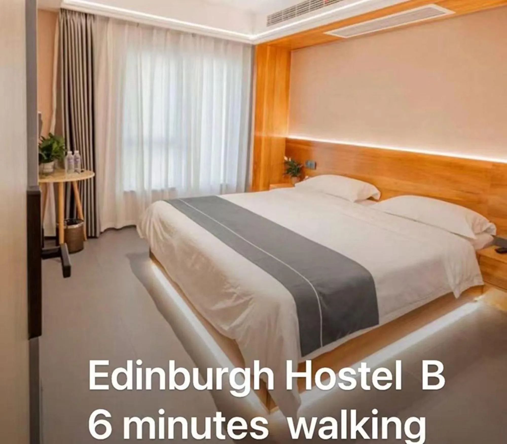 Bed in Edinburgh Hostel