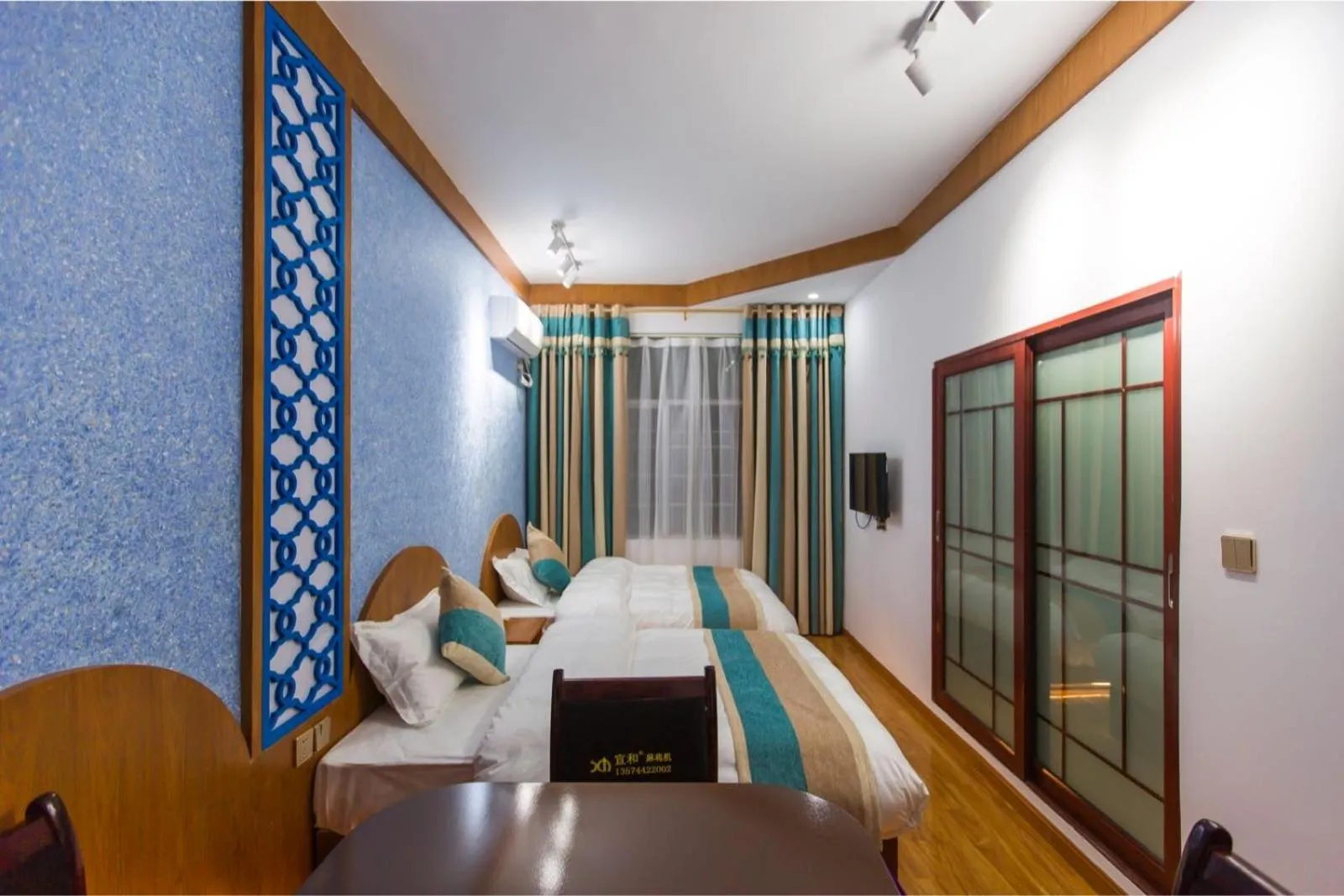 Bed in Edinburgh Hostel