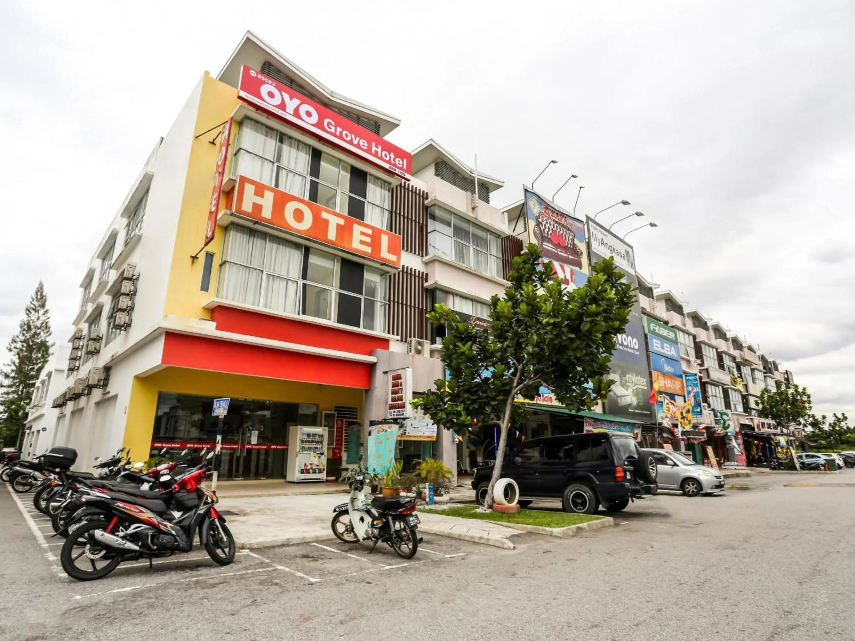 Neighbourhood in OYO 89583 Grove Hotel