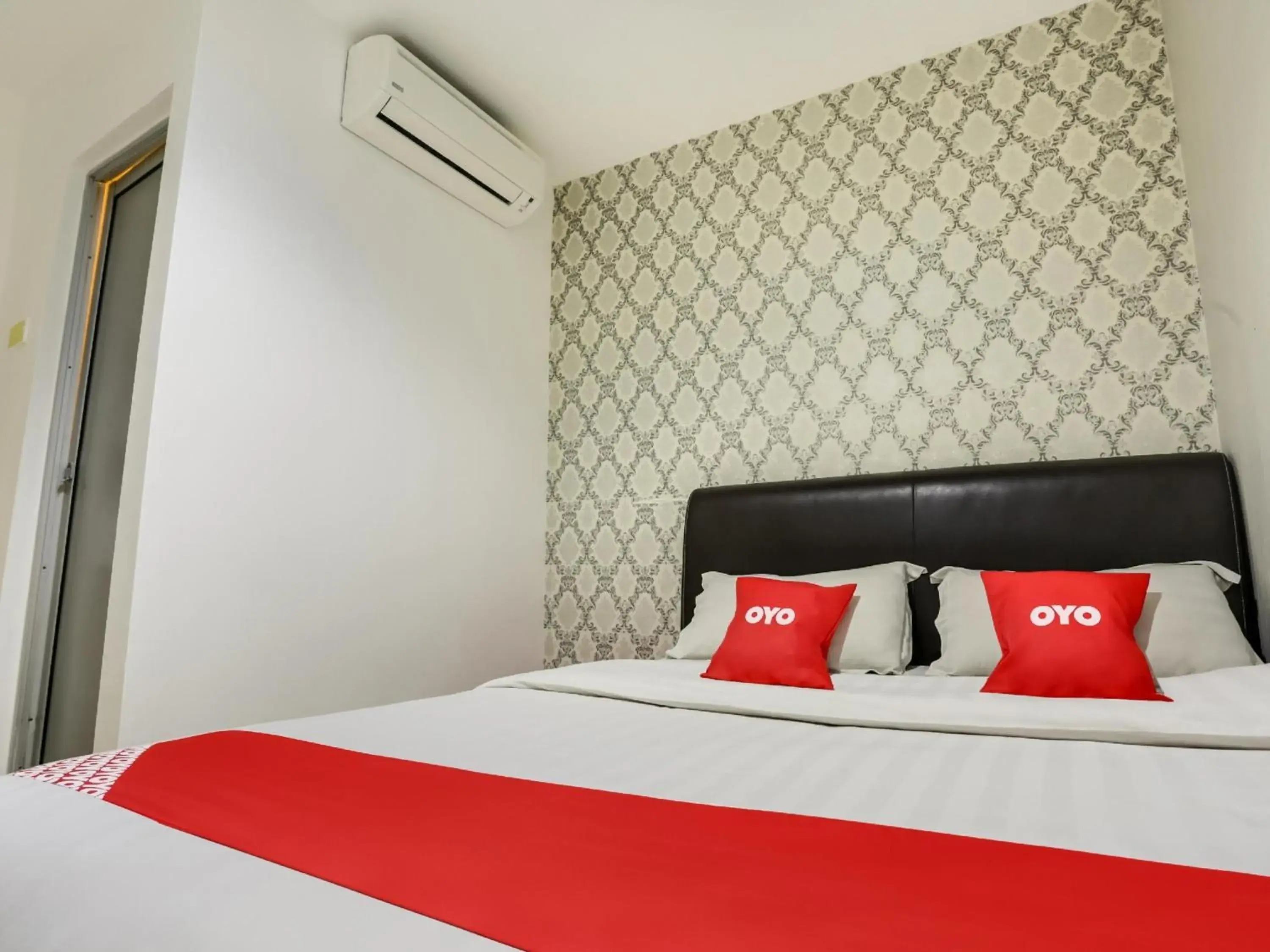 Standard Double Room in OYO 89583 Grove Hotel Standard Double Room in OYO 89583 Grove Hotel