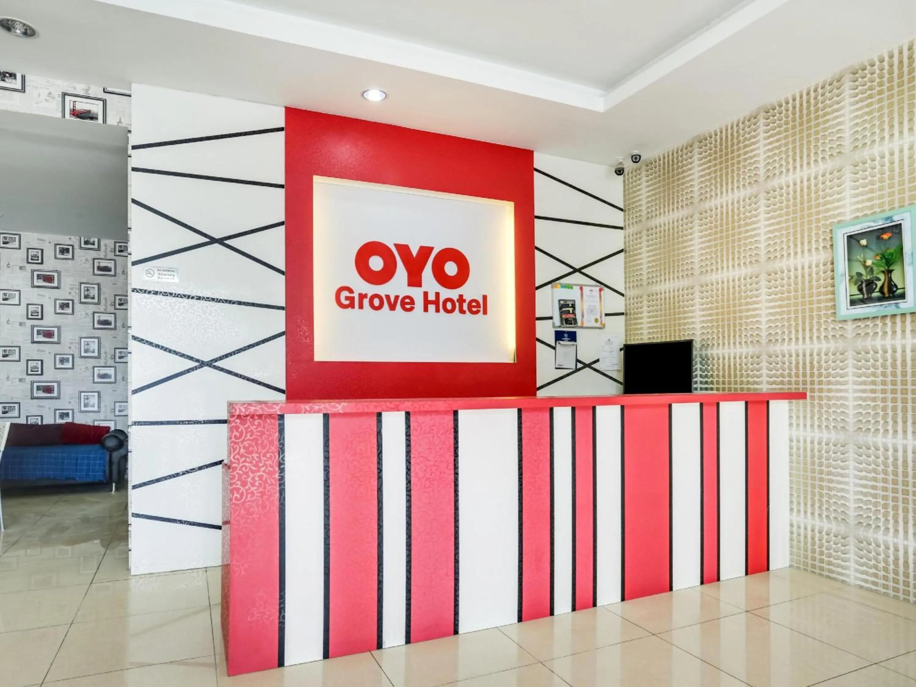 Lobby or reception in OYO 89583 Grove Hotel