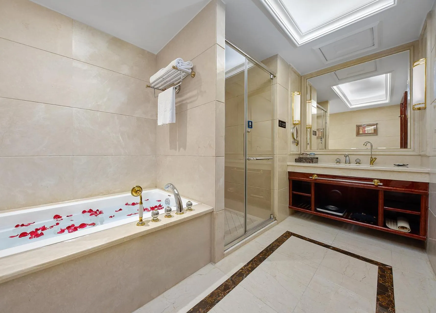 Photo of the whole room in Yueda Financial City International Hotel