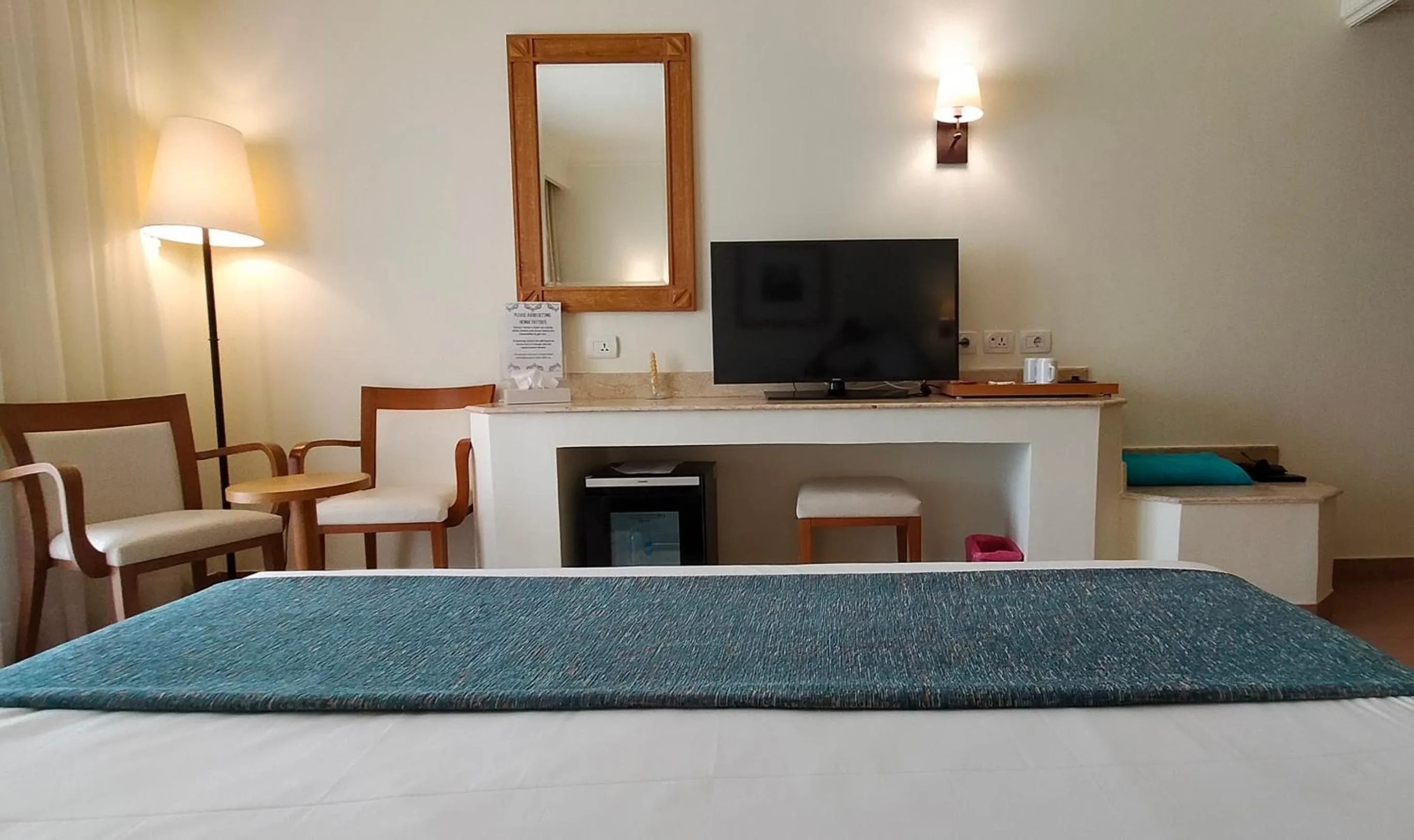 Shower, Bed in Camel Dive Club & Hotel - Boutique Hotel