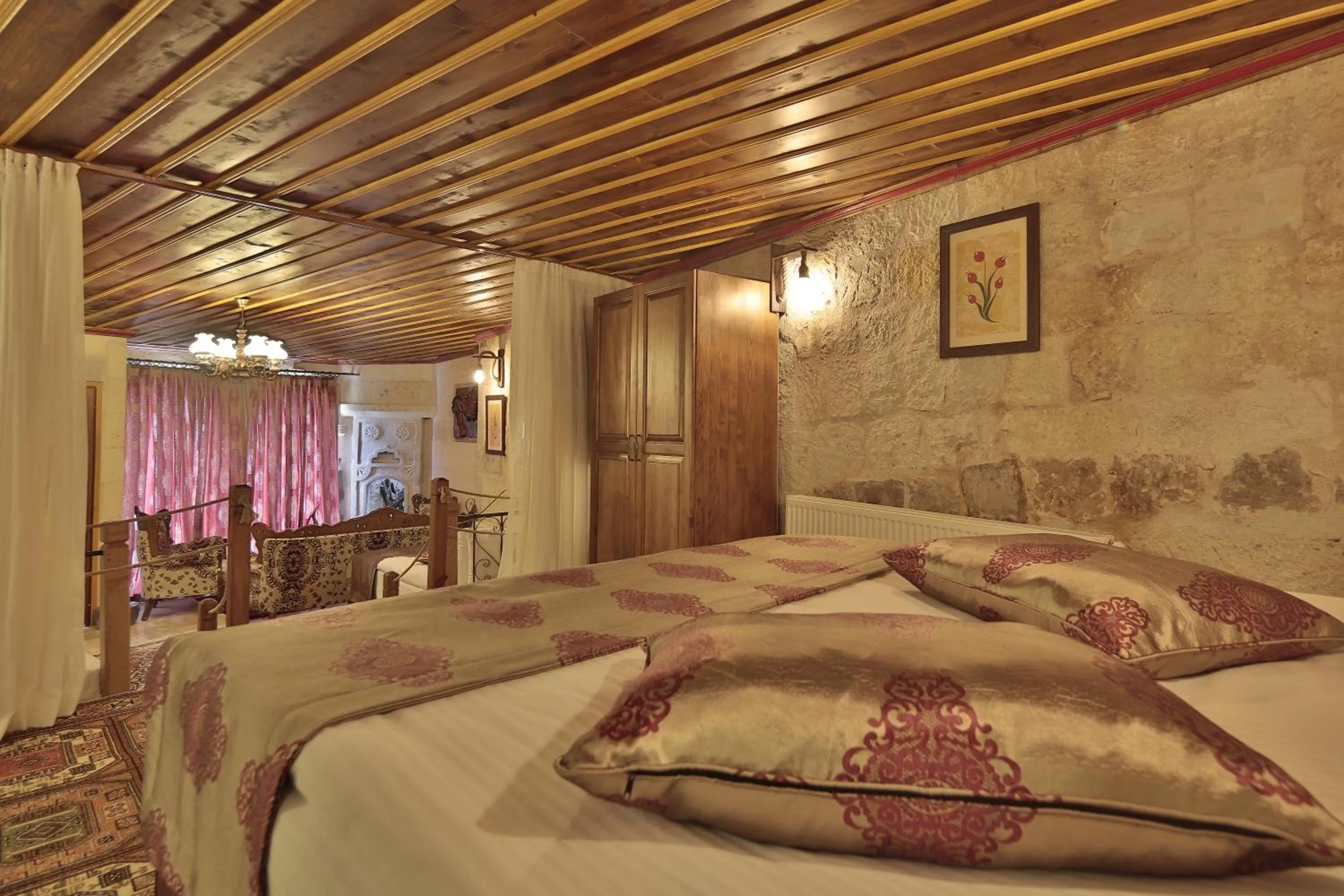 Bed in Aren Cave Hotel And Art Gallery