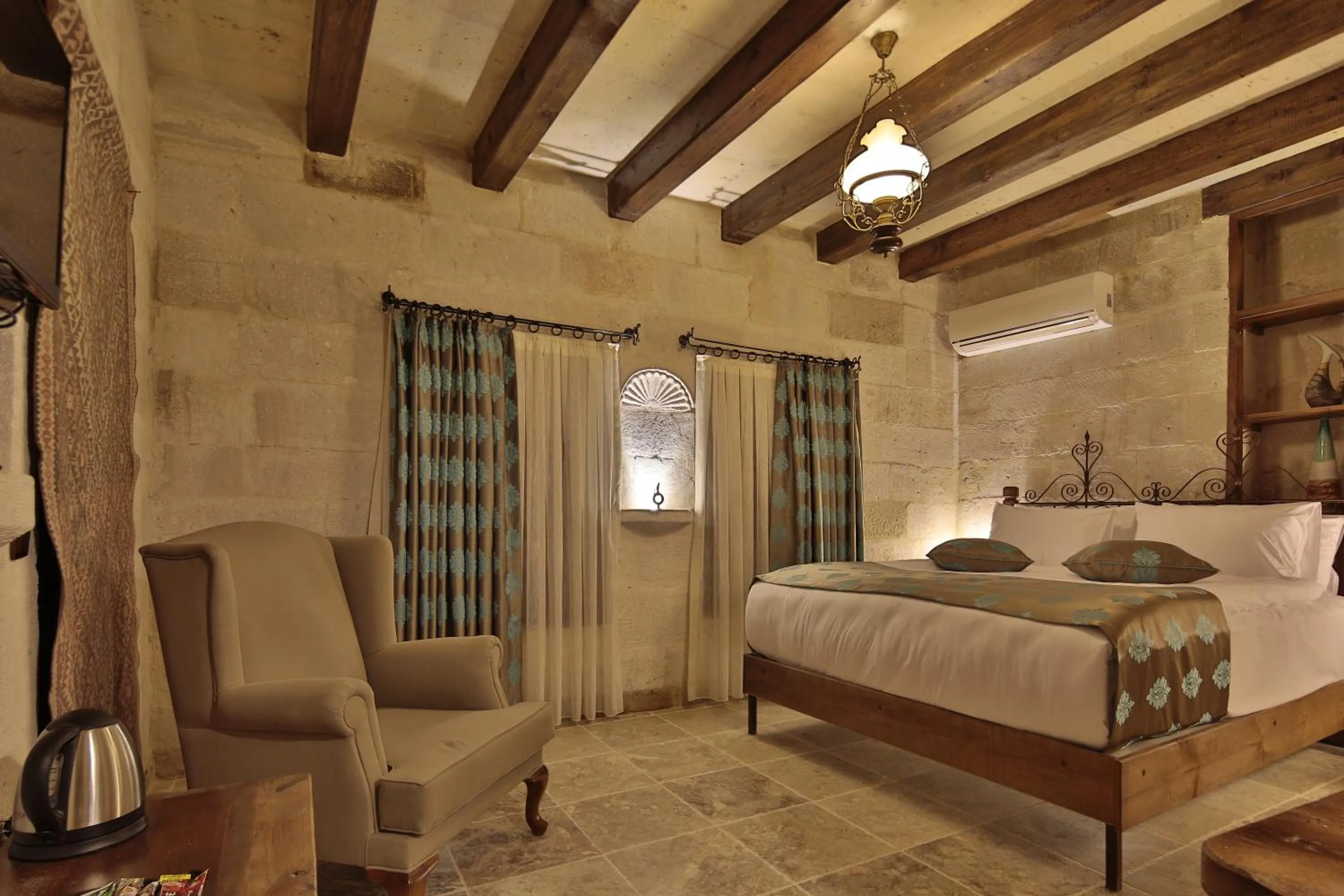 Photo of the whole room, Bed in Aren Cave Hotel And Art Gallery