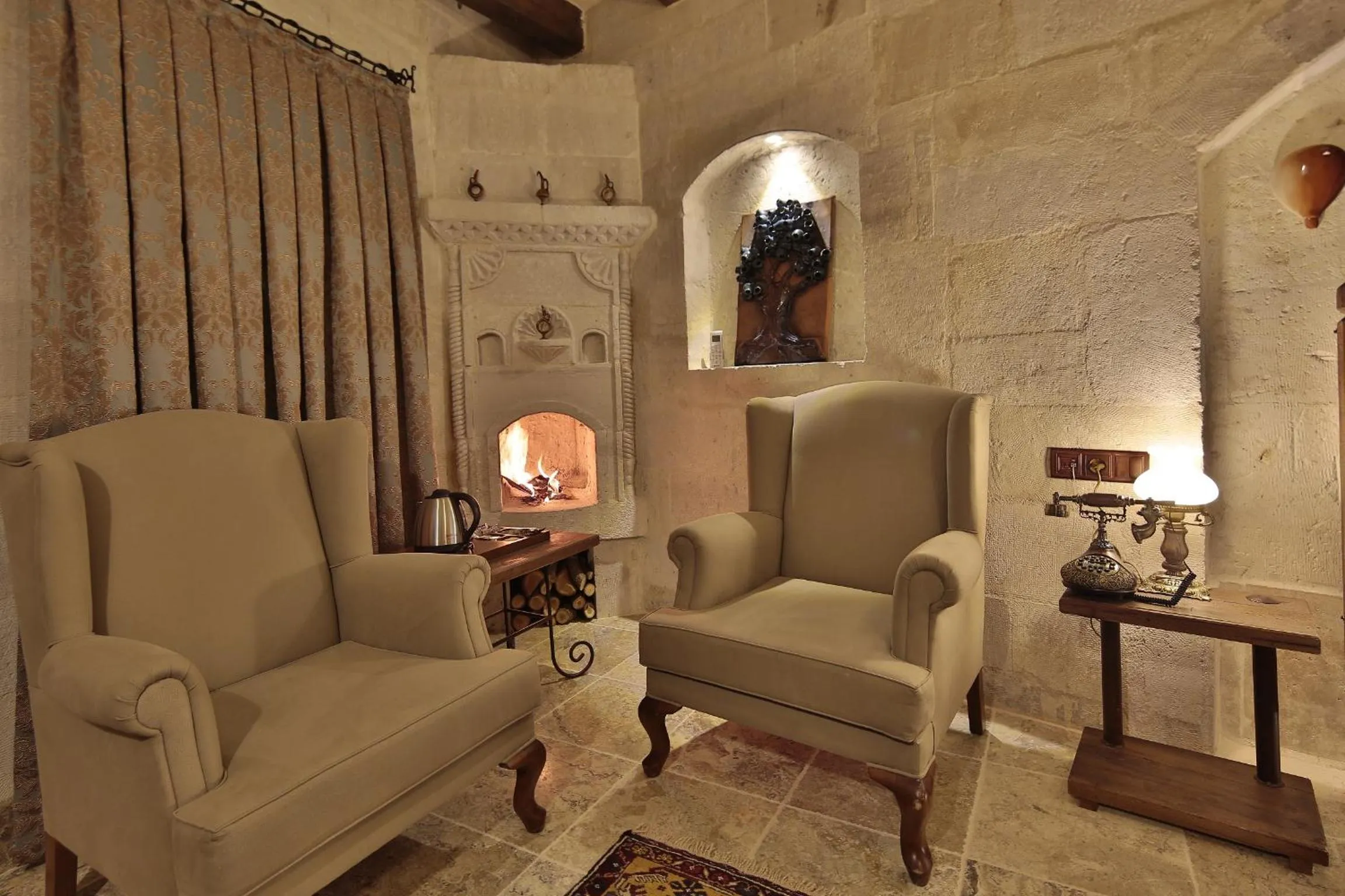 Seating area in Aren Cave Hotel And Art Gallery