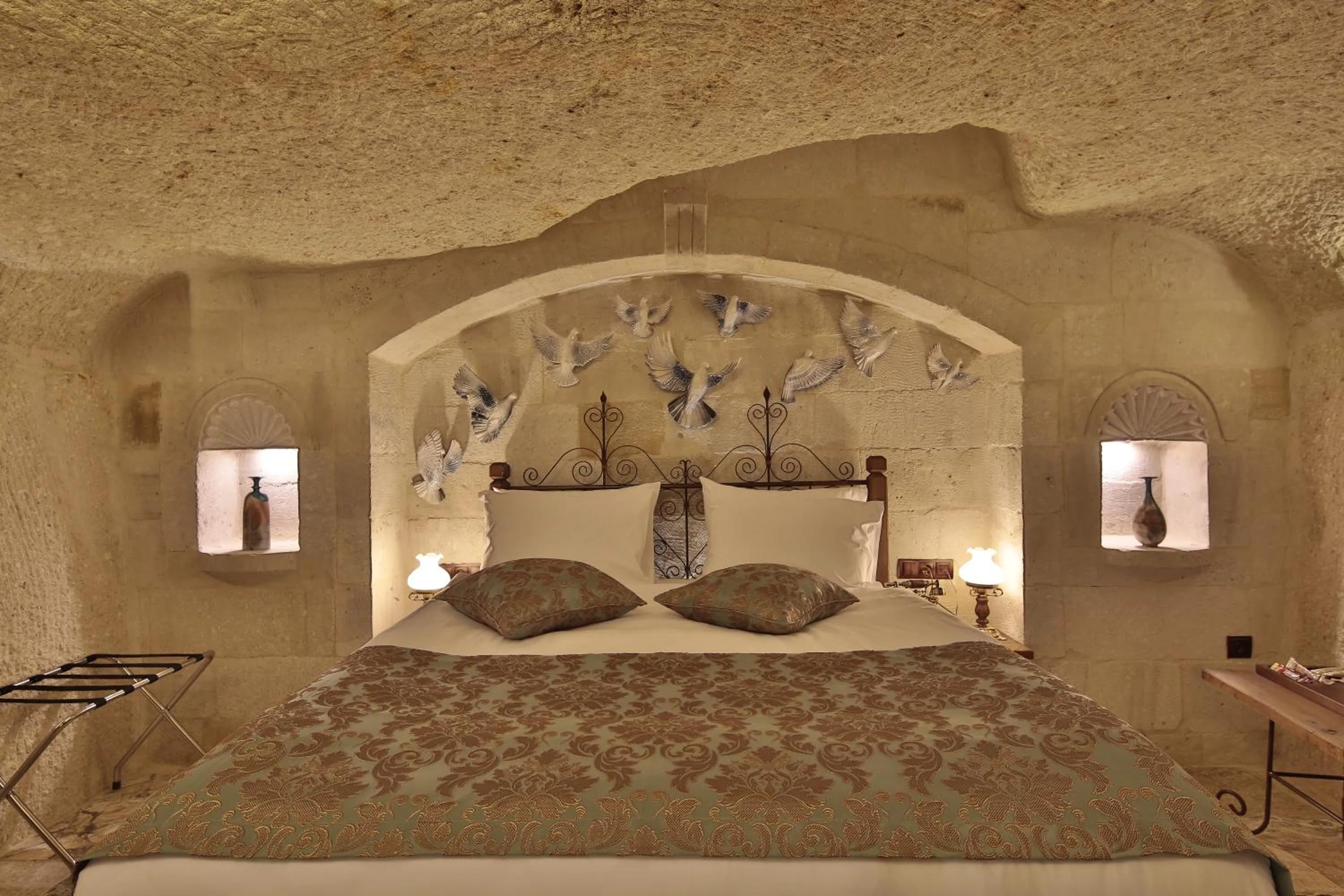 Photo of the whole room, Bed in Aren Cave Hotel And Art Gallery