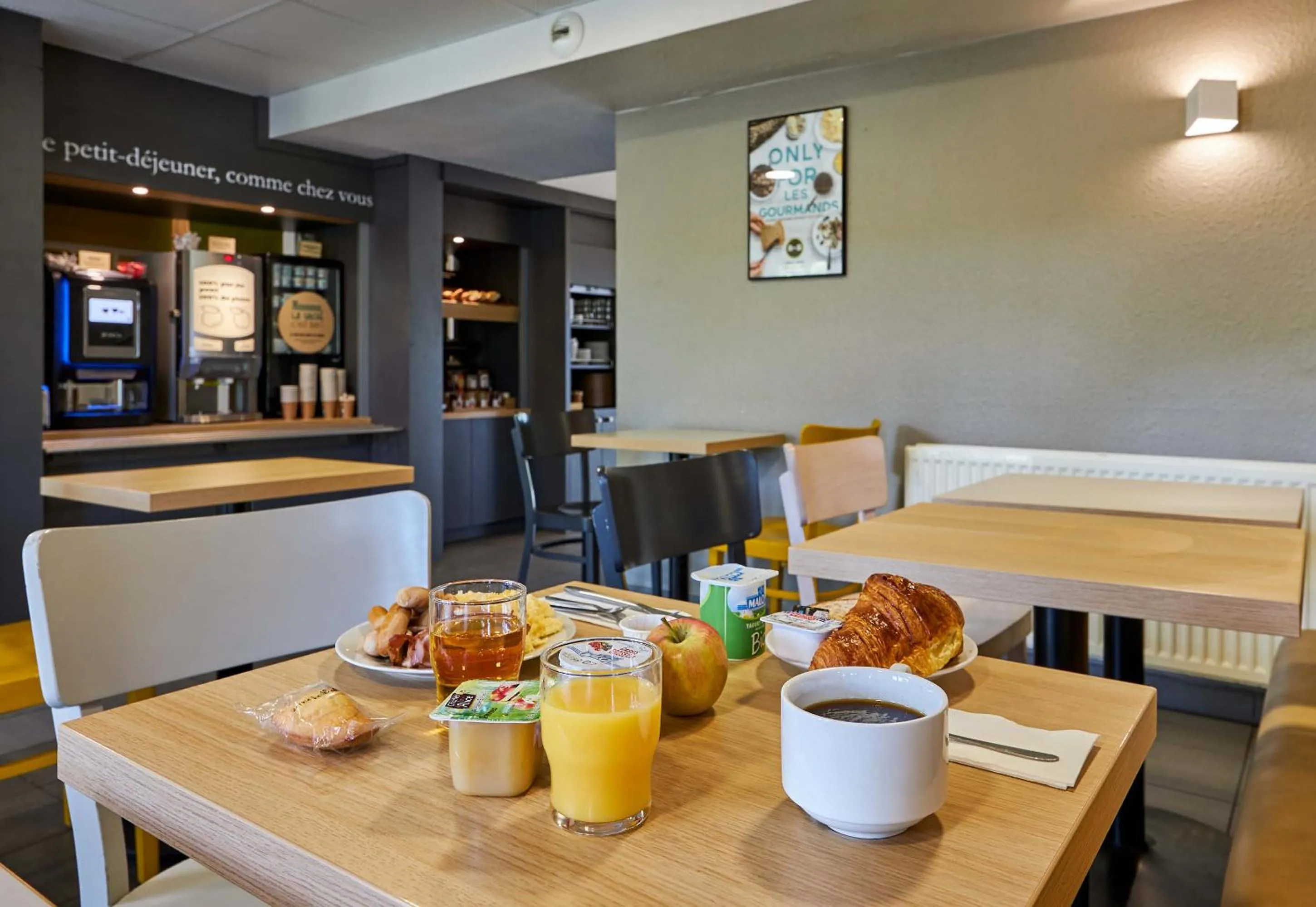 Breakfast in B&B HOTEL Cherbourg