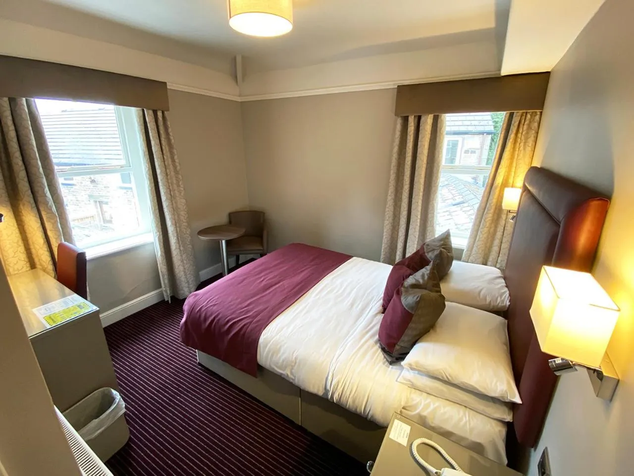 Photo of the whole room, Bed in Cubley Hall