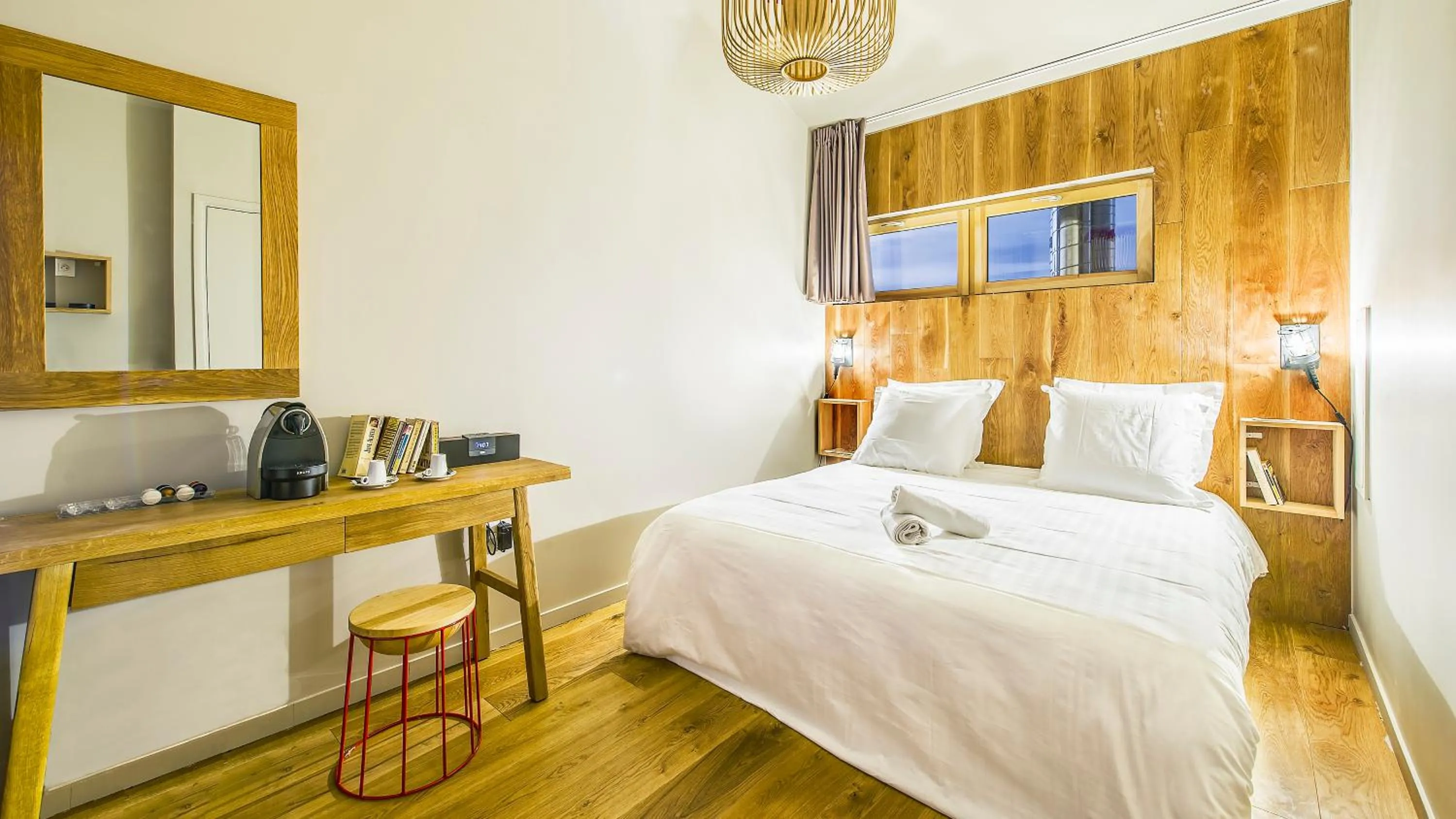 Bed in The People Paris Belleville