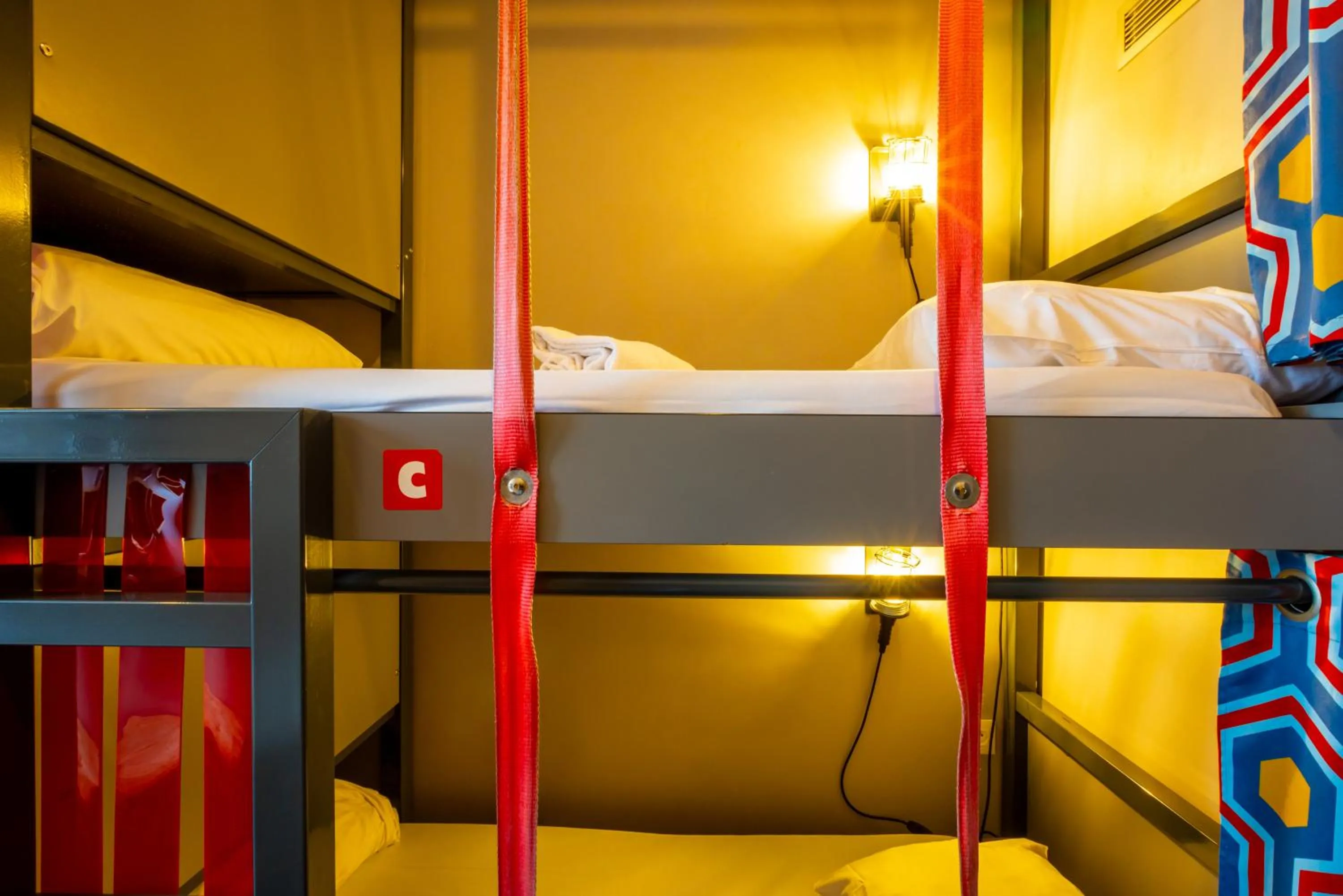 bunk bed, Bed in The People Paris Belleville