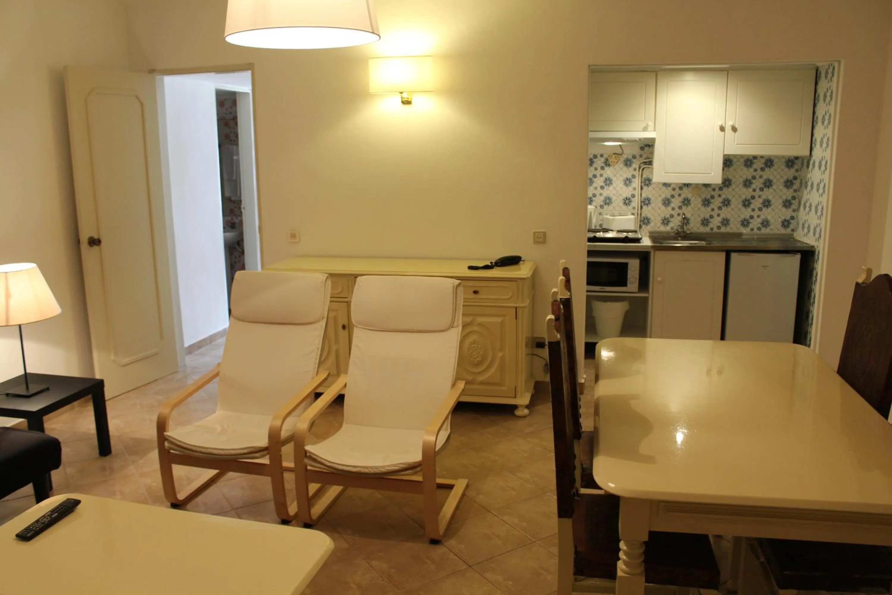 Dining area in Cheerfulway Minichoro Apartamentos