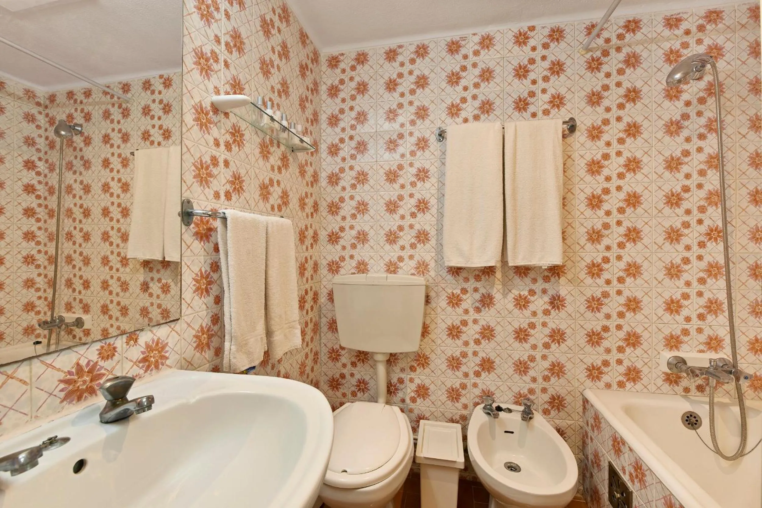 Toilet in Cheerfulway Minichoro Apartamentos