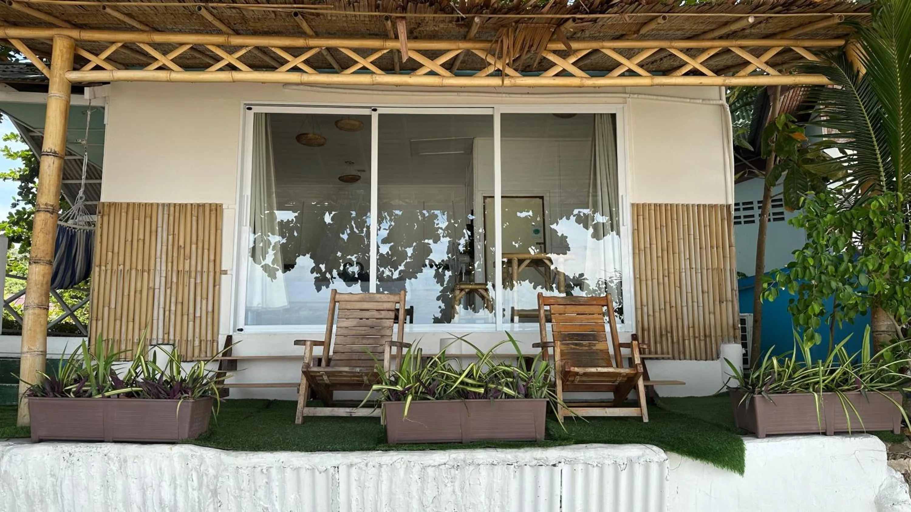Balcony/Terrace in Colorful Hut