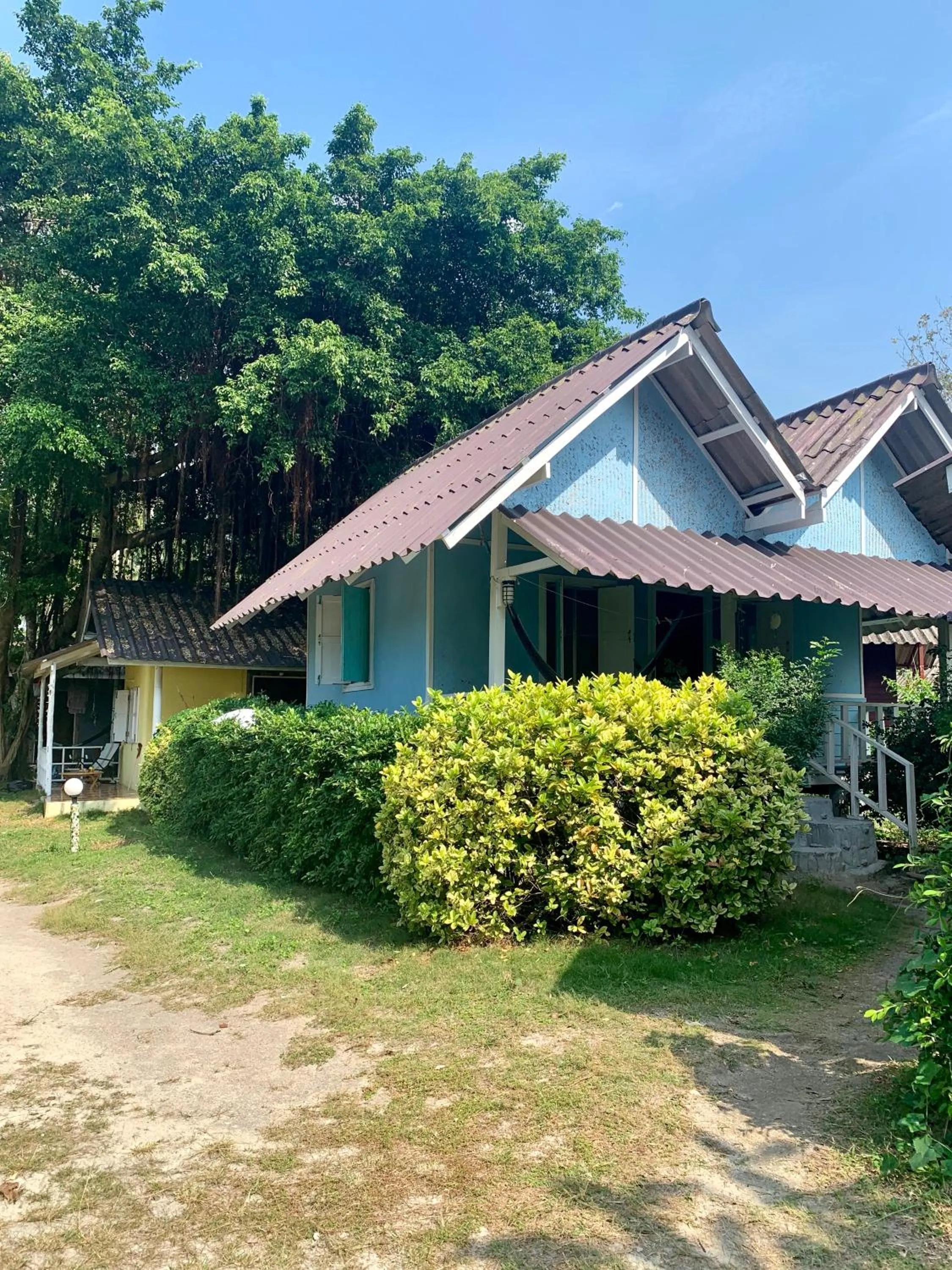 Property building in Colorful Hut