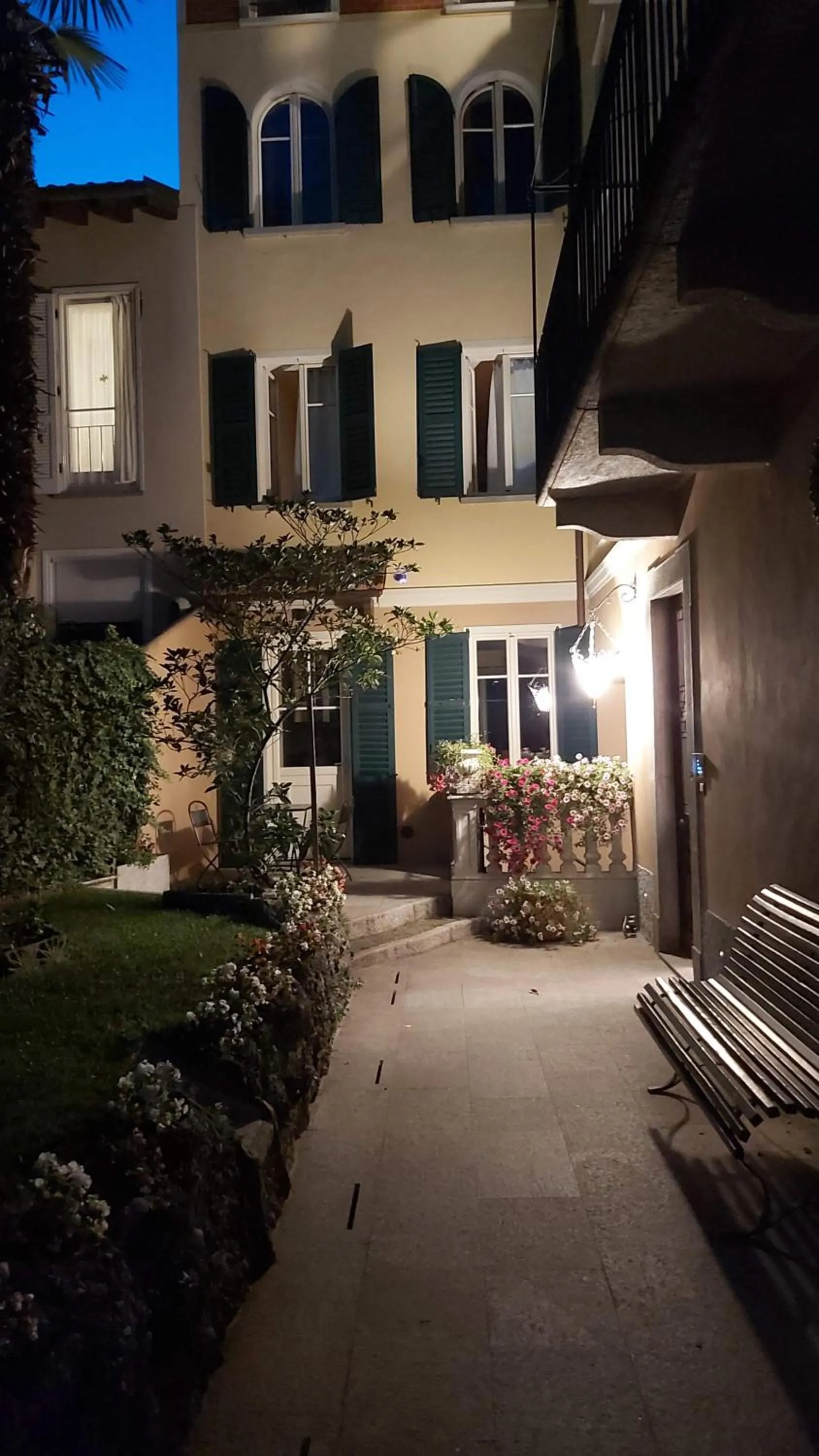 Property building in Casa Lari Stresa