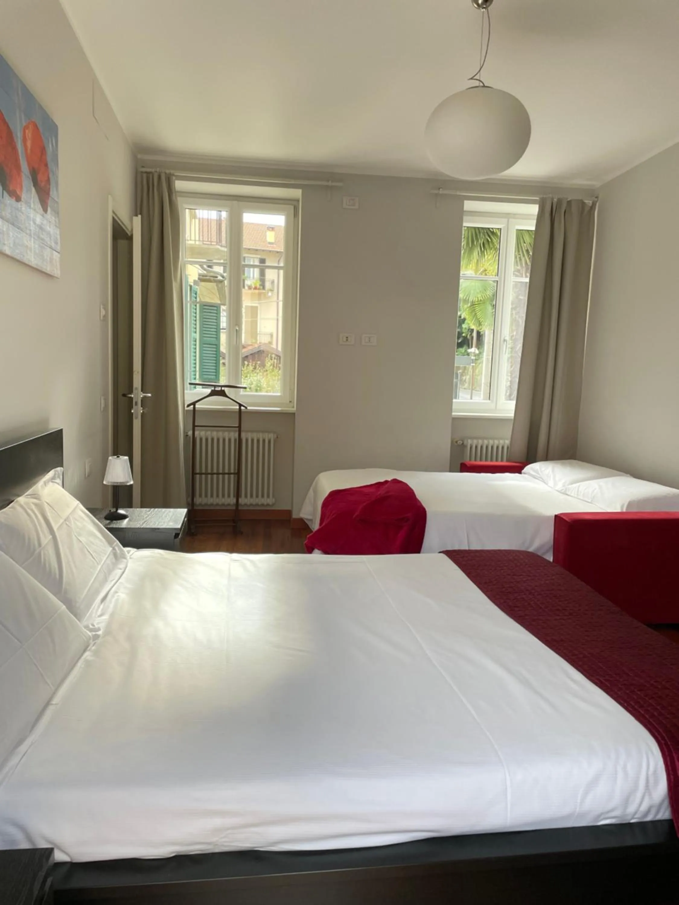 Bed in Casa Lari Stresa