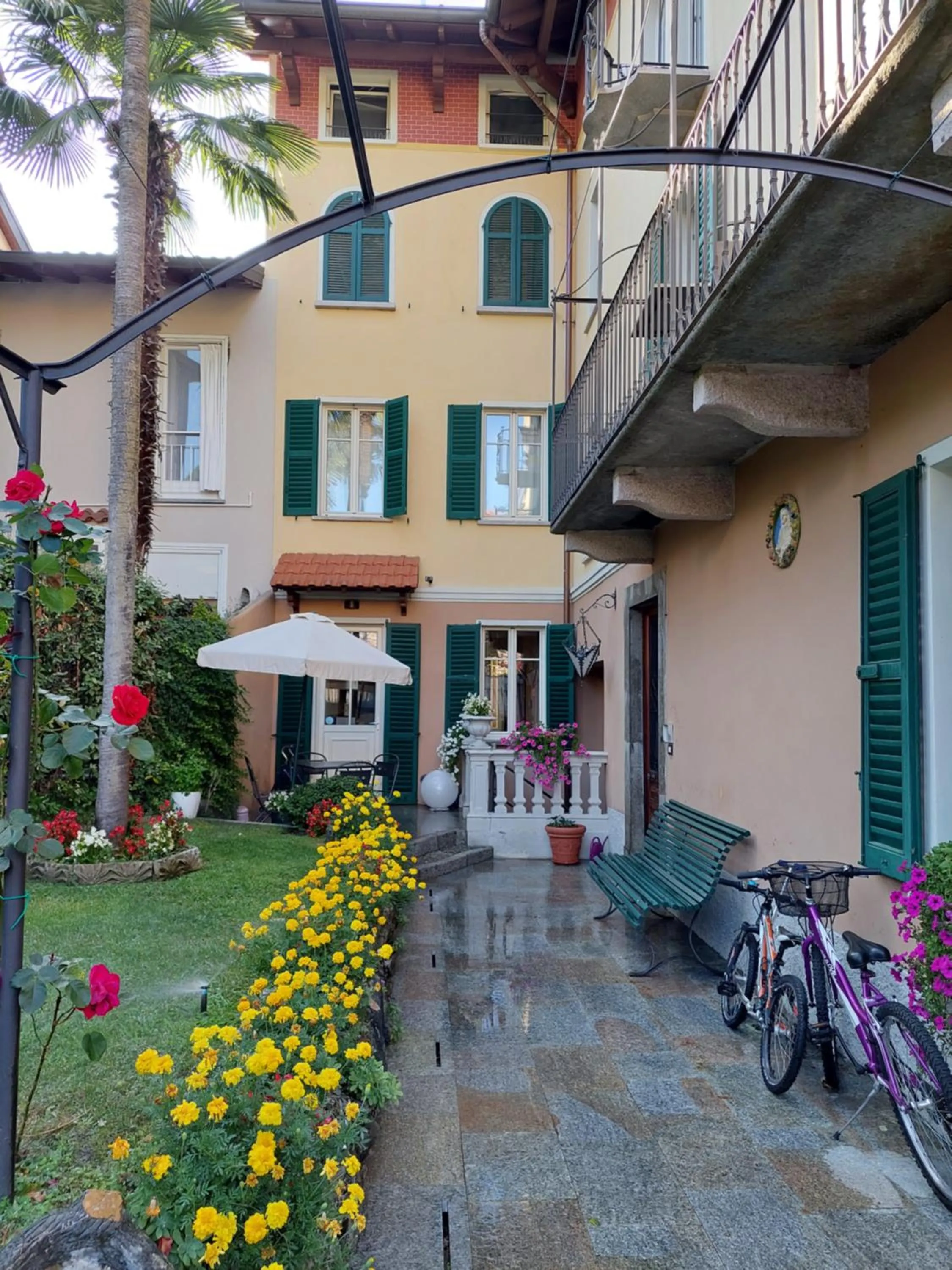 Property building in Casa Lari Stresa