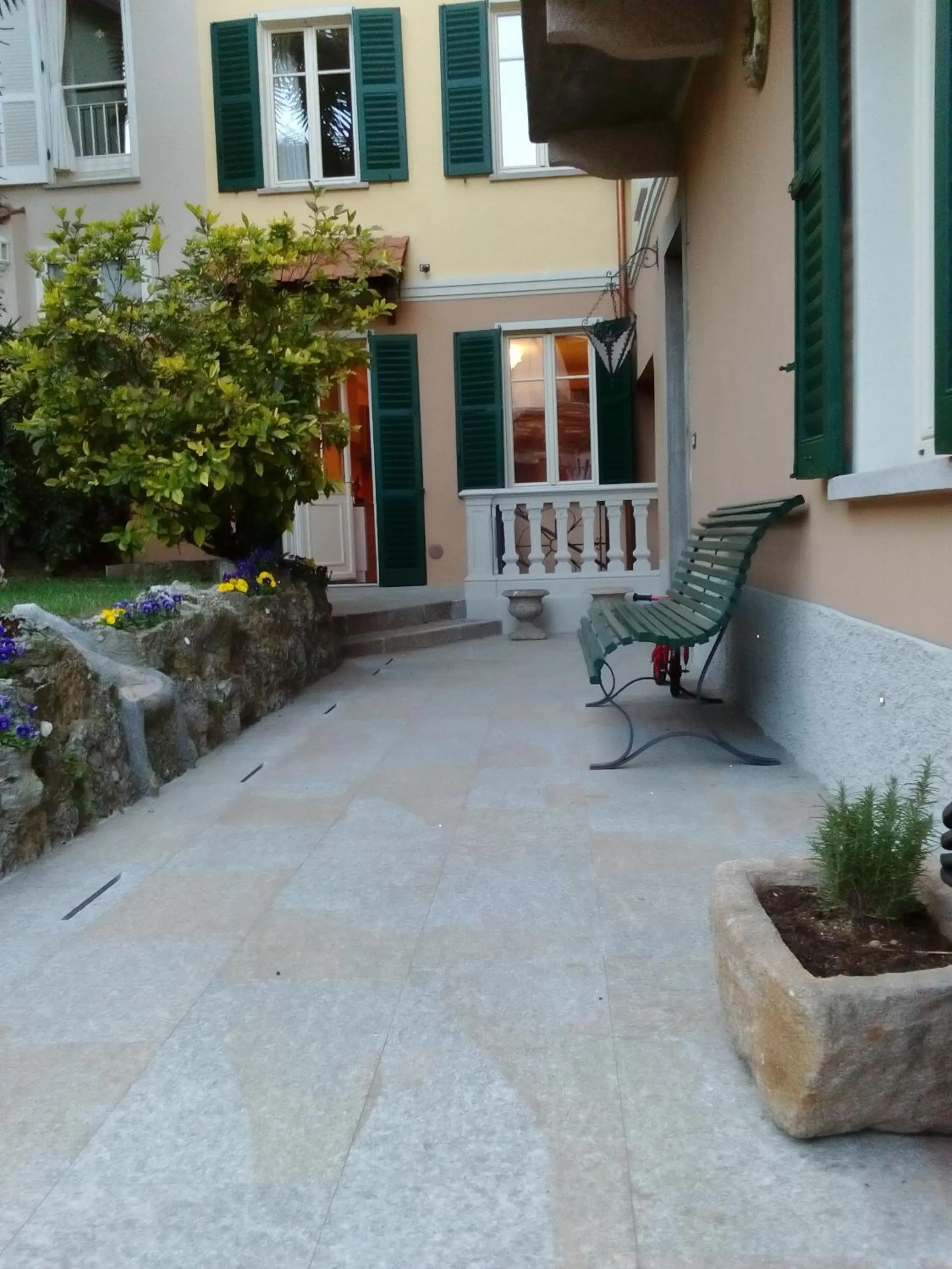 Facade/entrance in Casa Lari Stresa