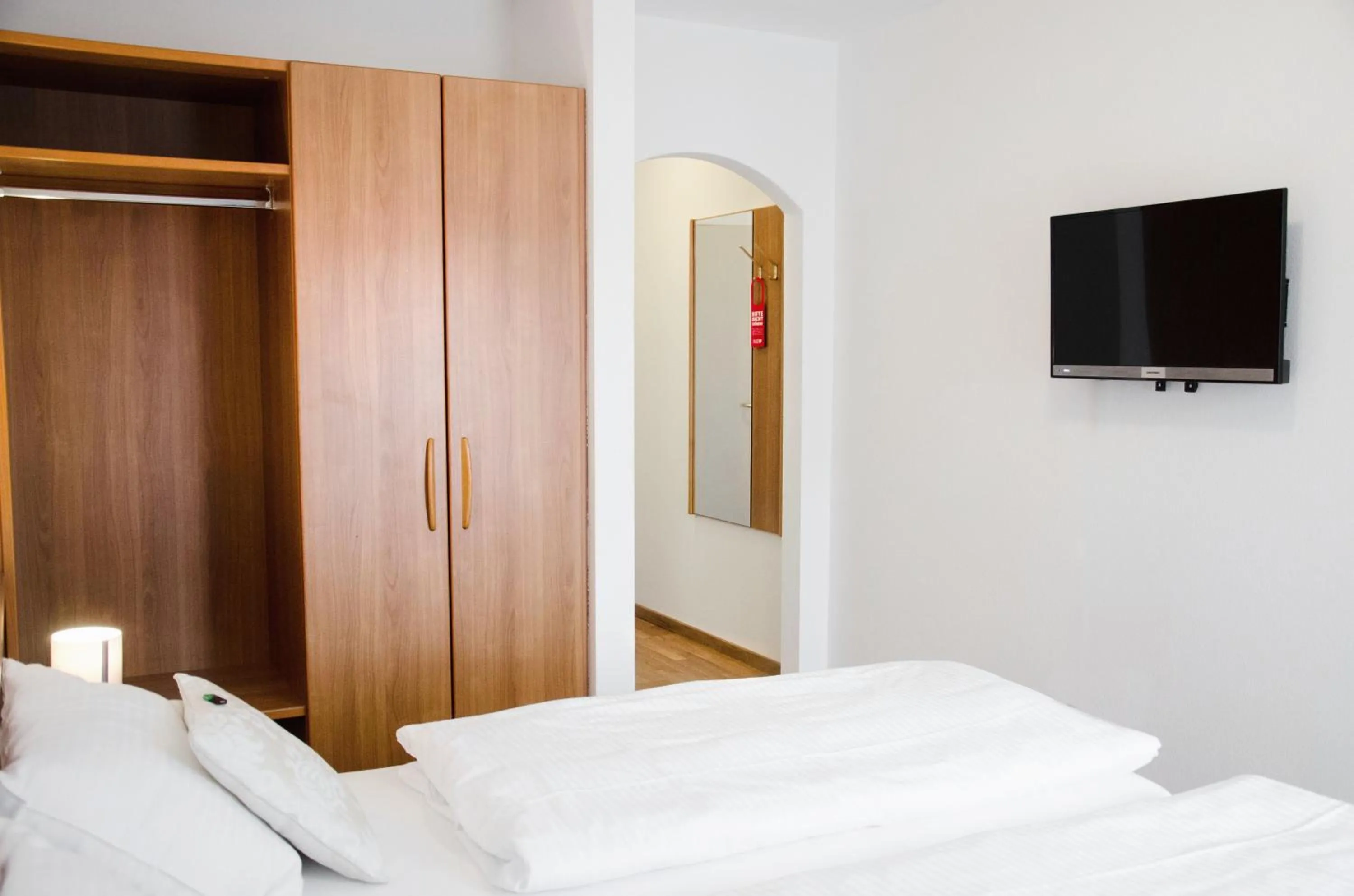 TV and multimedia, Bed in Hotel Blaue Traube