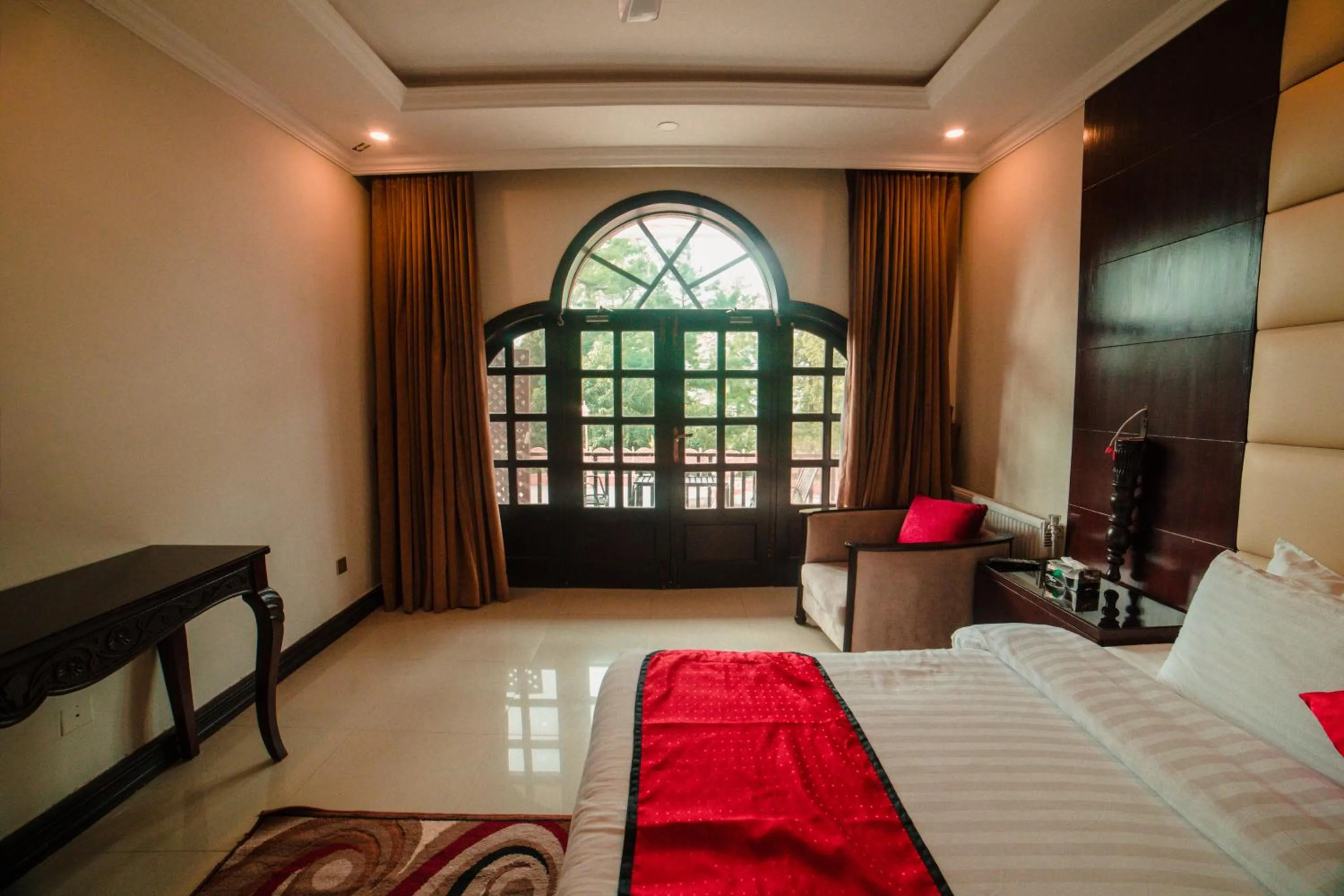 Bed in Shangrila Hotels and Resort