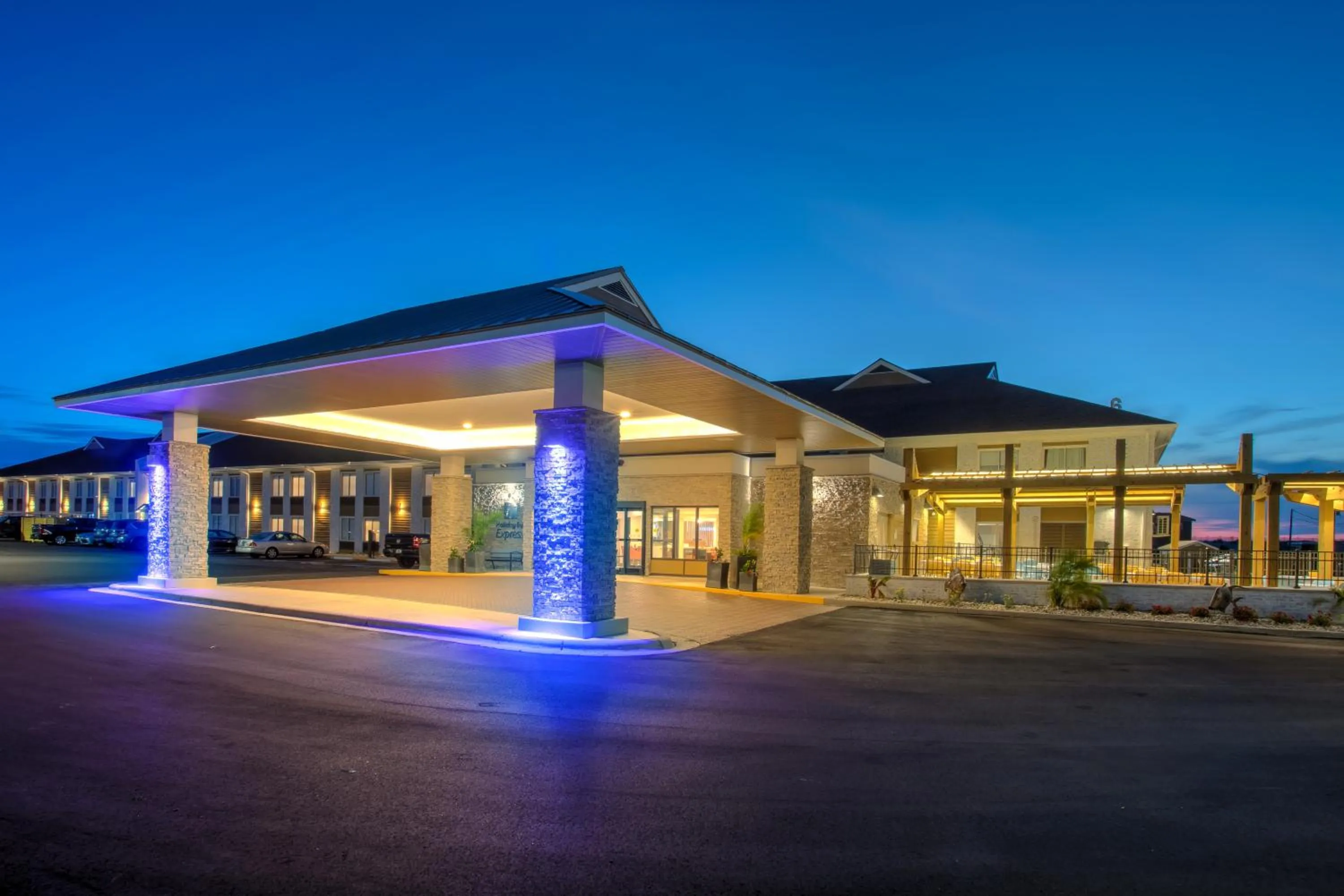 Facade/entrance in Holiday Inn Express Kitty Hawk - Outer Banks by IHG