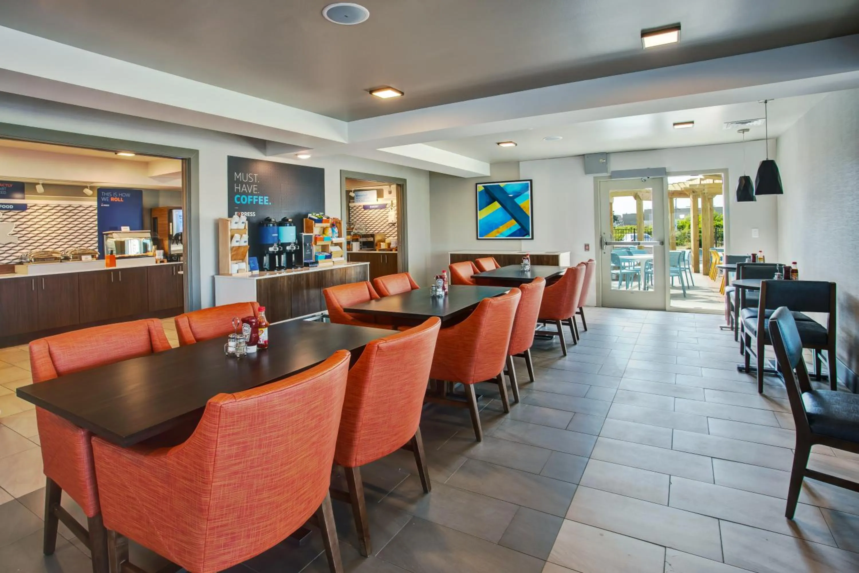 Dining area in Holiday Inn Express Kitty Hawk - Outer Banks by IHG
