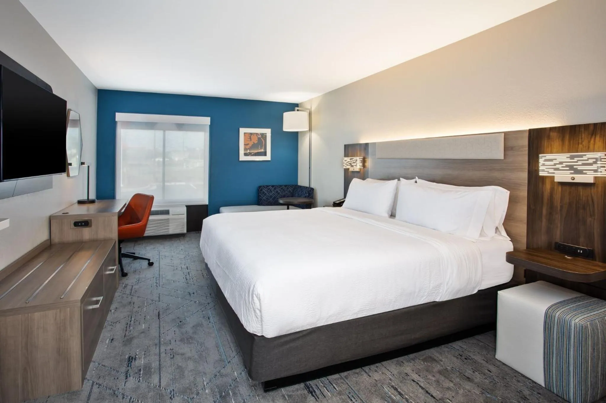Photo of the whole room, Bed in Holiday Inn Express Kitty Hawk - Outer Banks by IHG