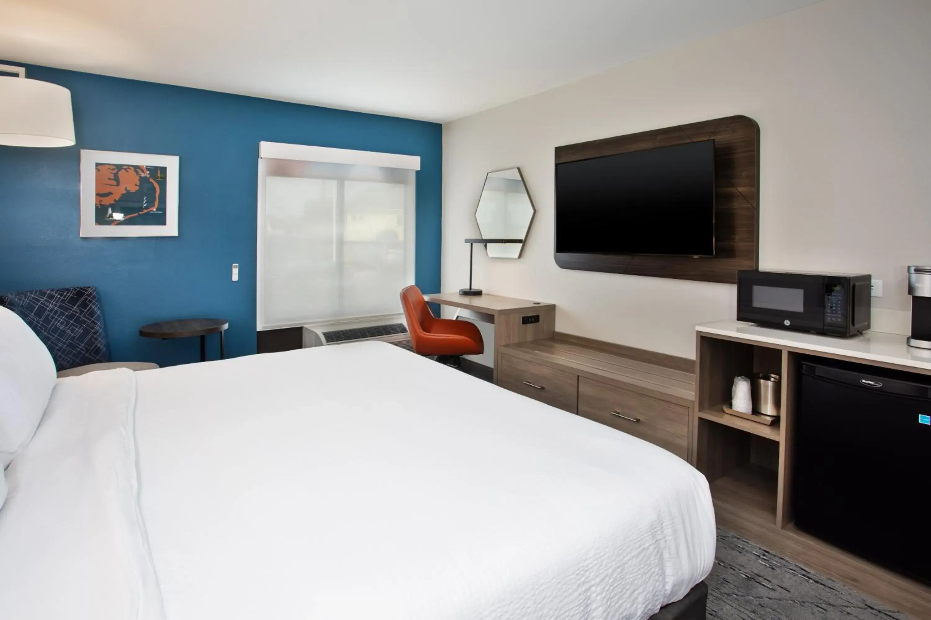 Standard King Room in Holiday Inn Express Kitty Hawk - Outer Banks by IHG Standard King Room in Holiday Inn Express Kitty Hawk - Outer Banks by IHG