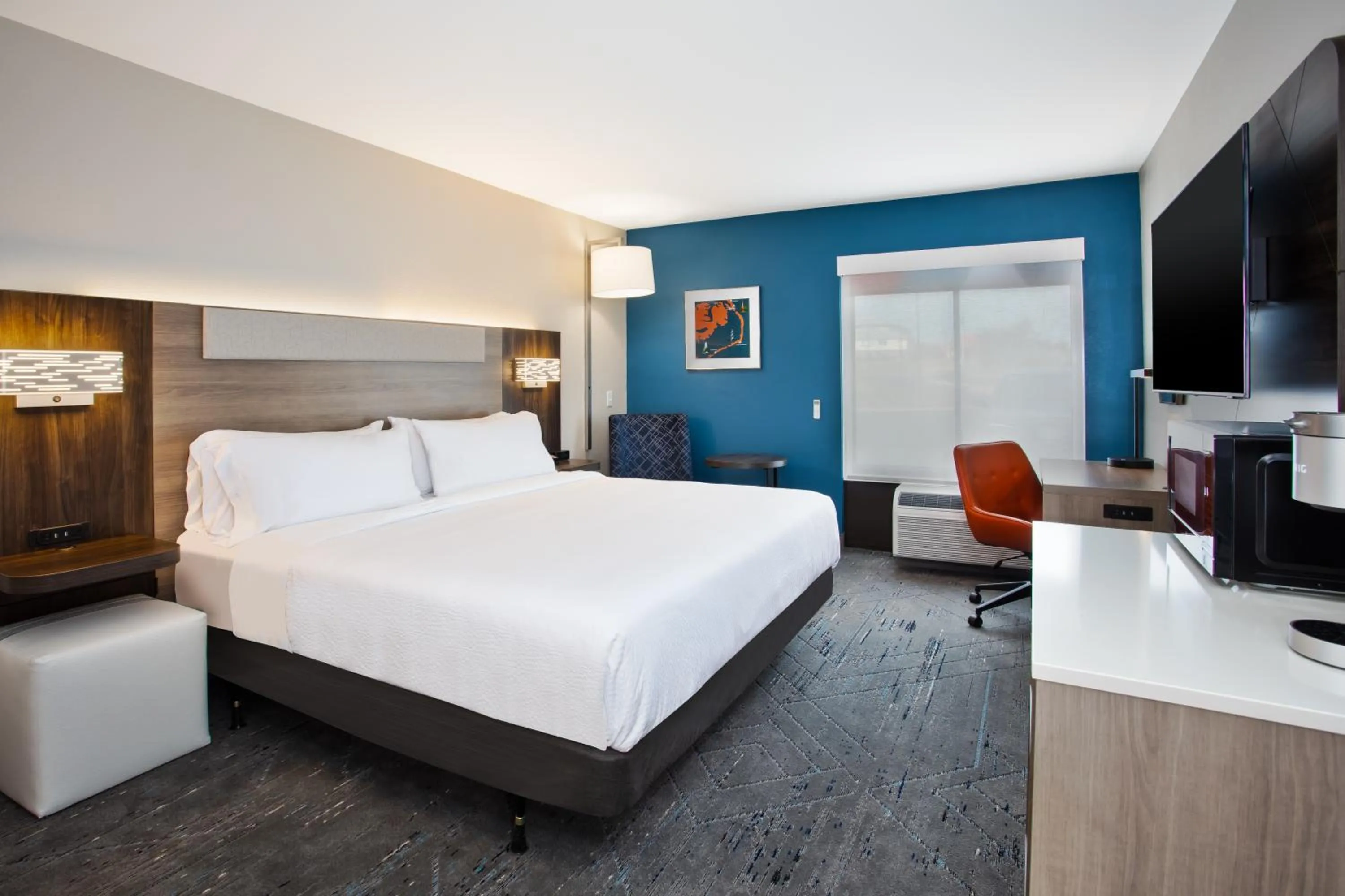 Bedroom, Bed in Holiday Inn Express Kitty Hawk - Outer Banks by IHG