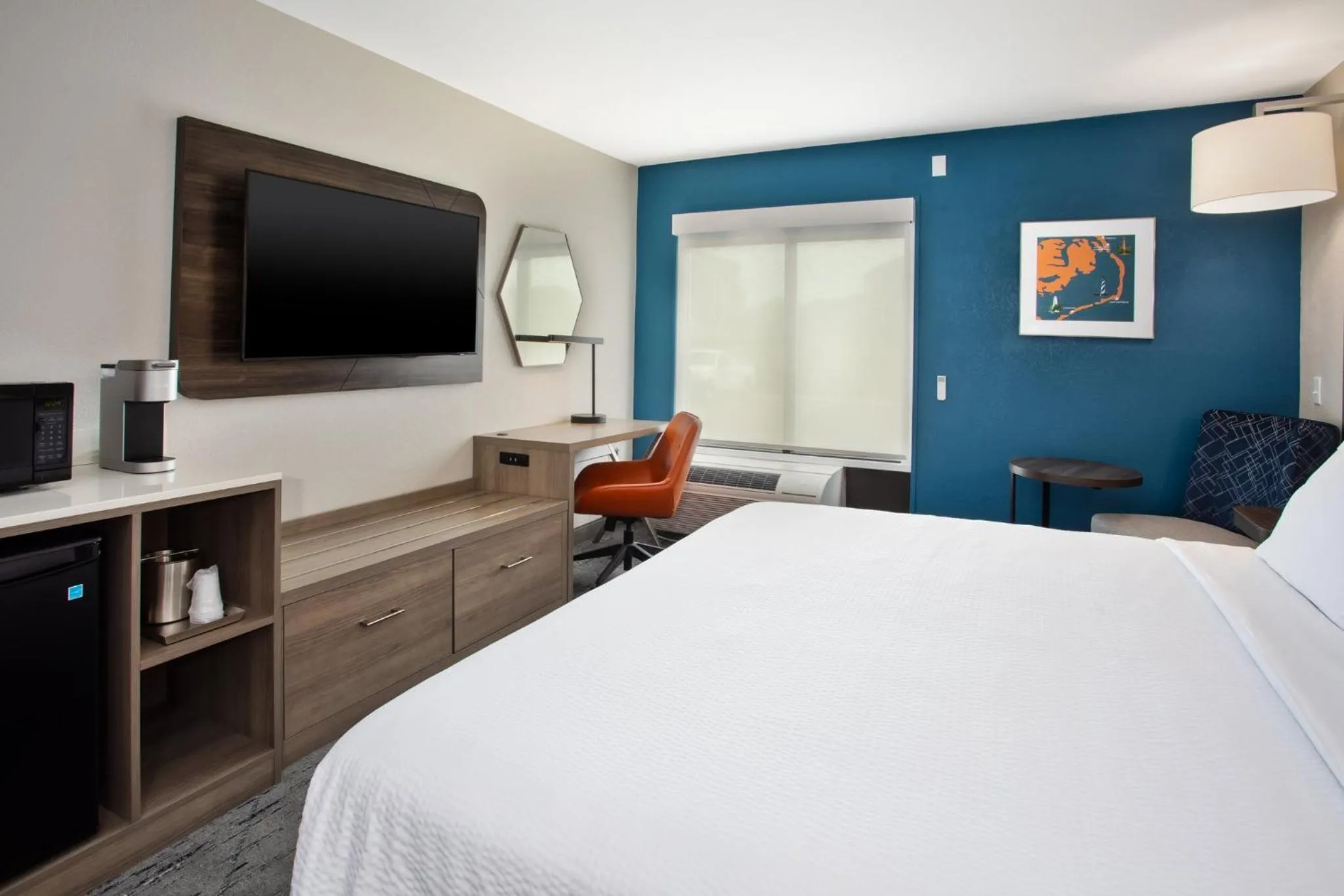 Photo of the whole room, Bed in Holiday Inn Express Kitty Hawk - Outer Banks by IHG