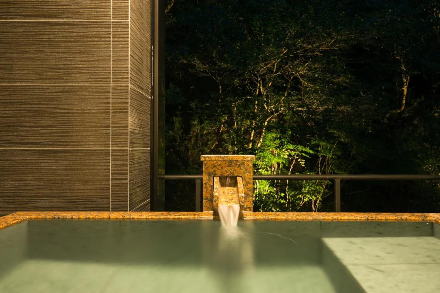 Hot Spring Bath in Kagiya