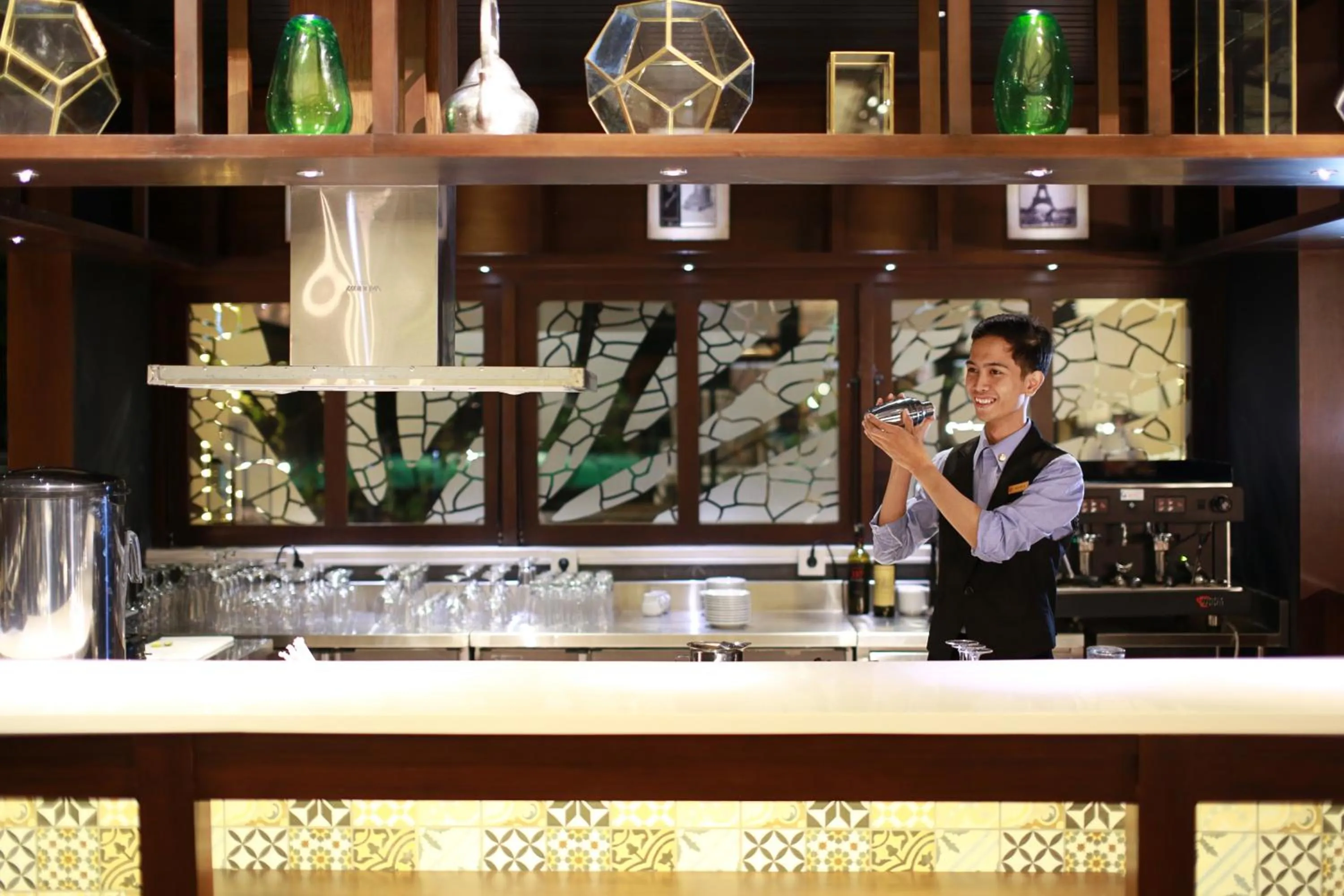 Staff in Swiss-Belinn Saripetojo Solo