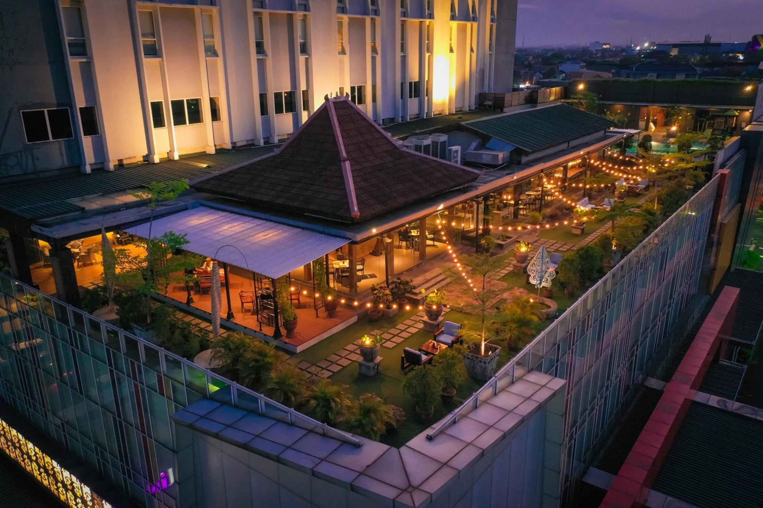 Night in Swiss-Belinn Saripetojo Solo