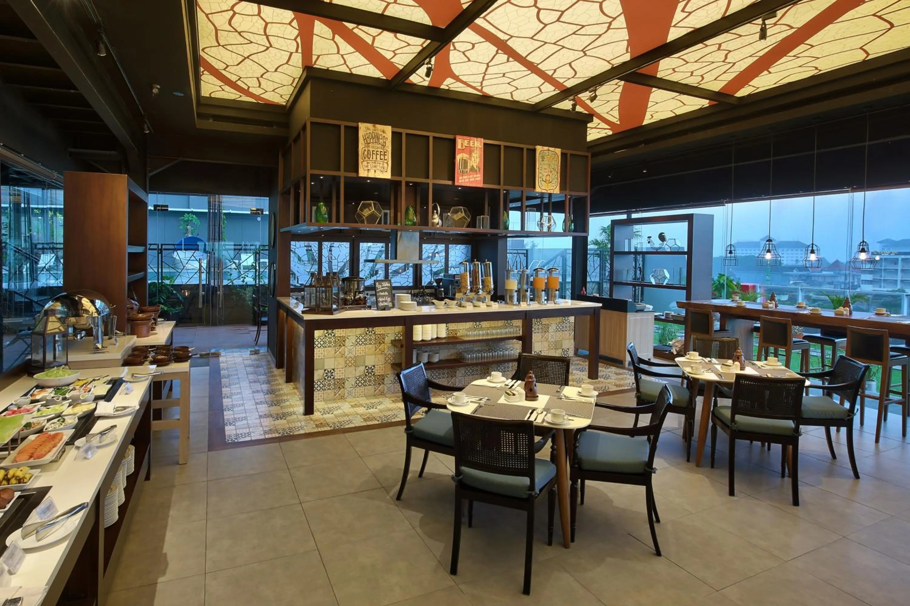 Restaurant/places to eat in Swiss-Belinn Saripetojo Solo