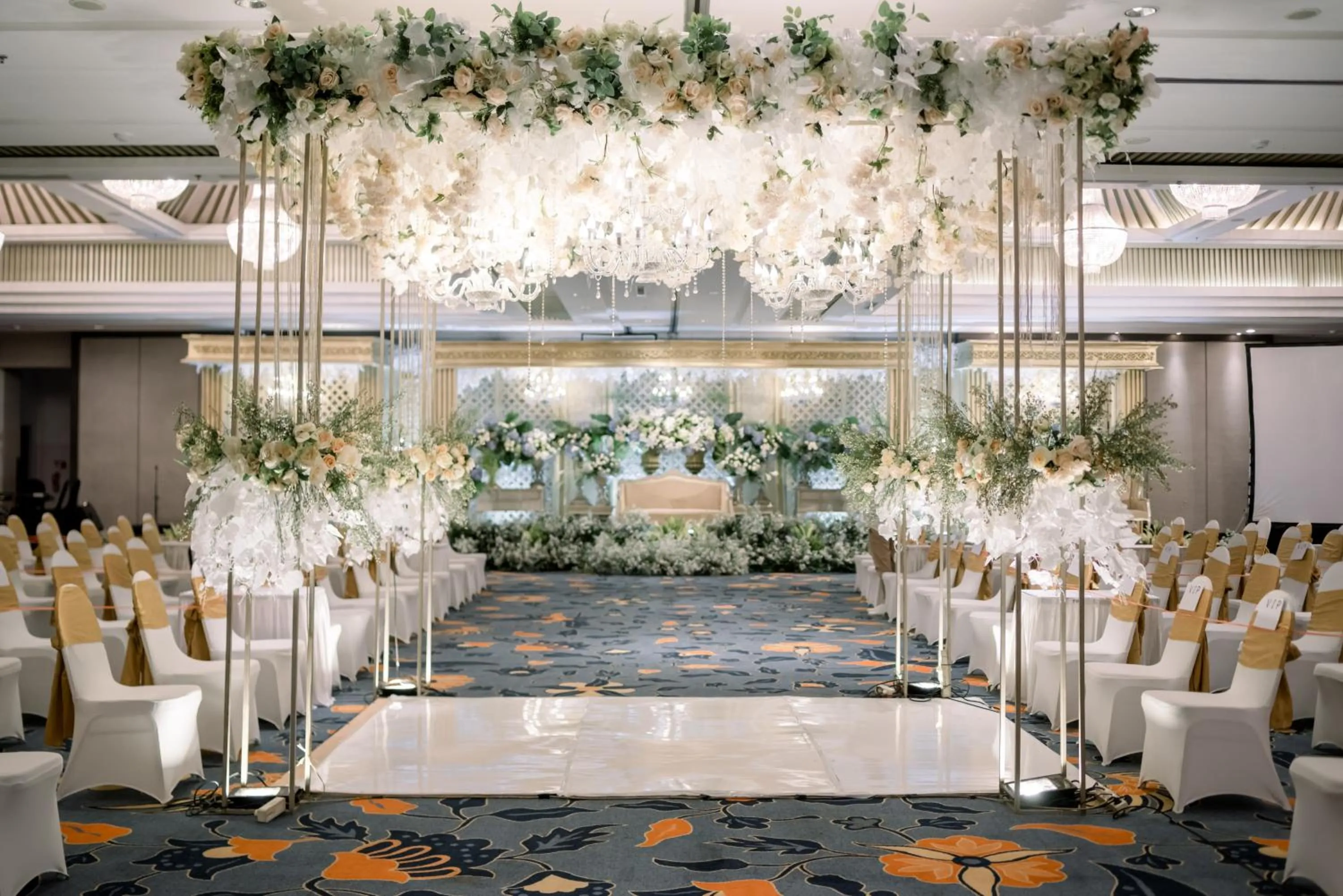 wedding in Swiss-Belinn Saripetojo Solo