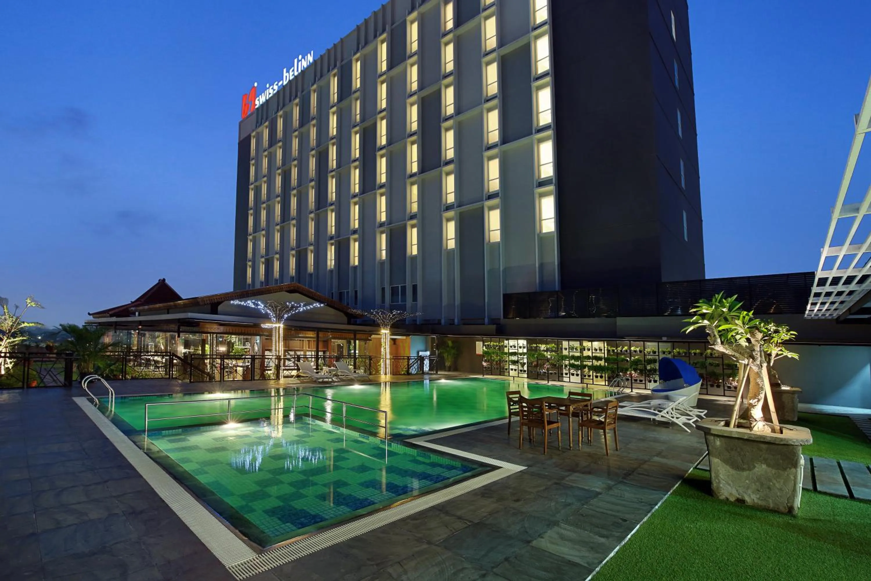 Night in Swiss-Belinn Saripetojo Solo