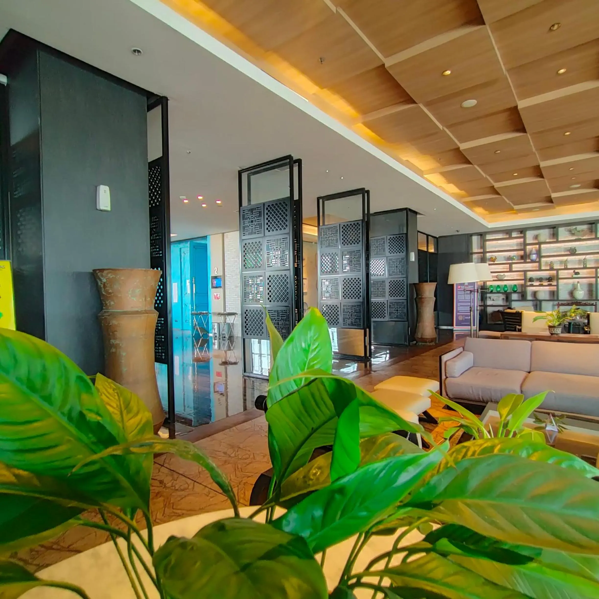 Lounge or bar in Swiss-Belinn Saripetojo Solo