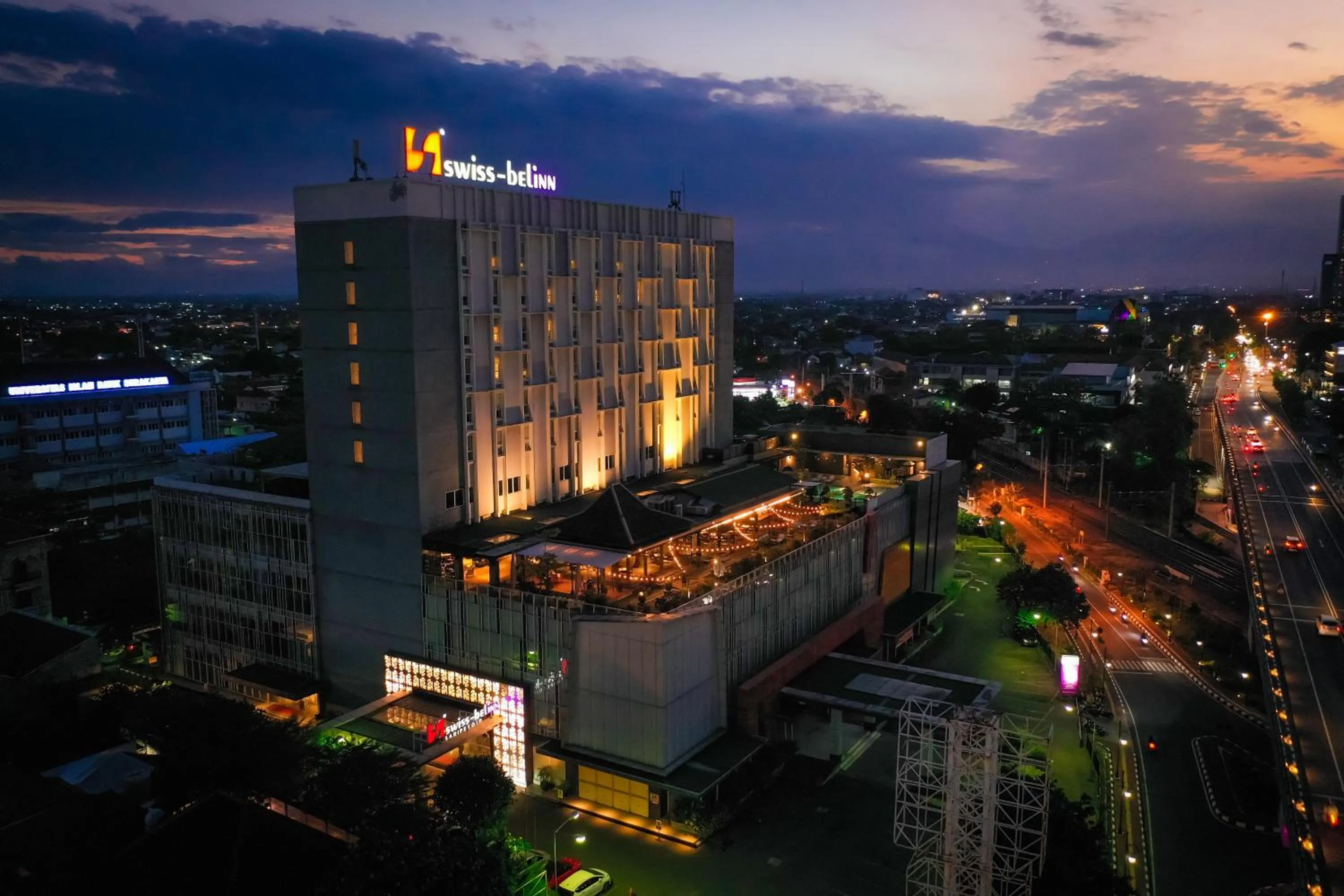 Property building in Swiss-Belinn Saripetojo Solo