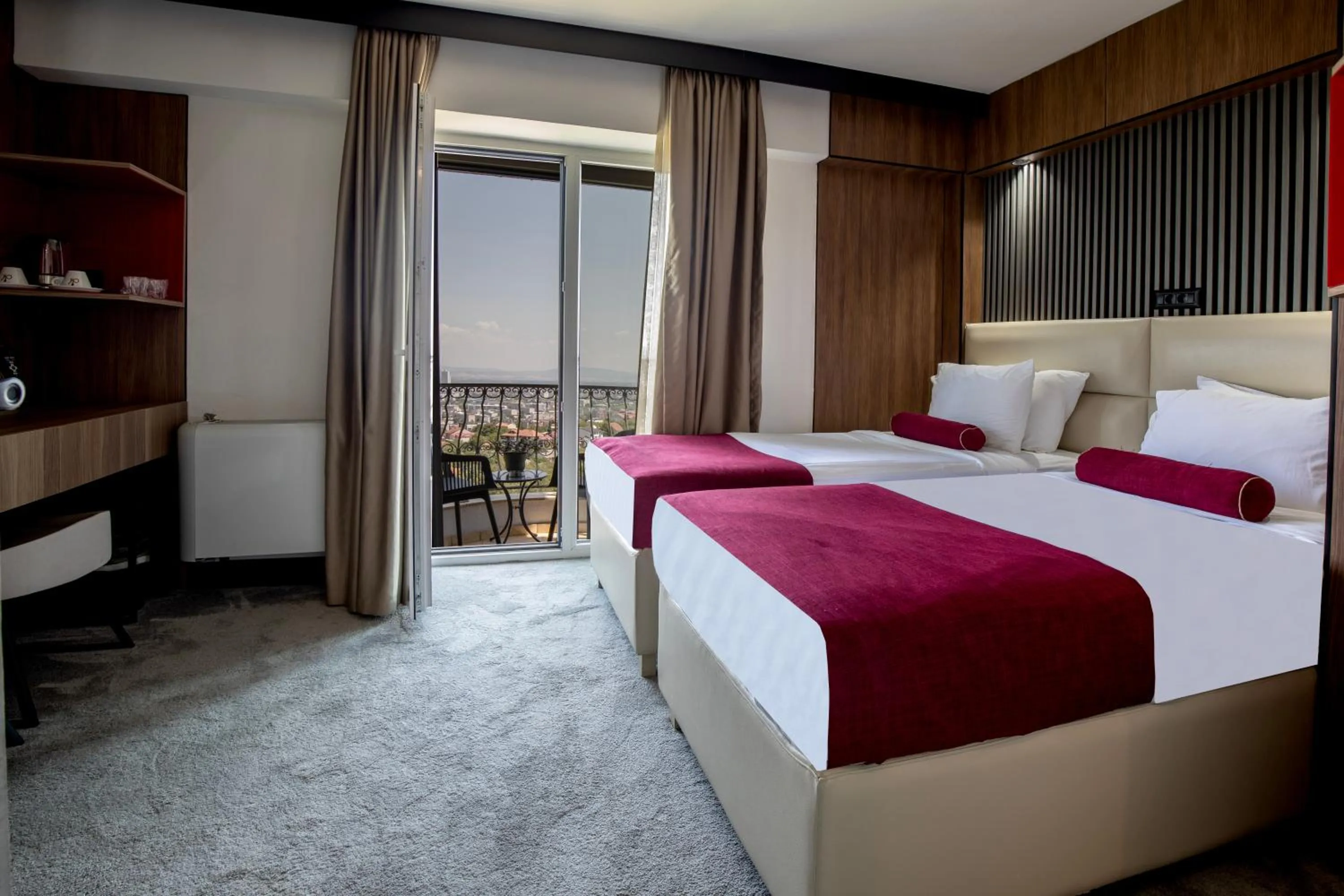 Photo of the whole room, Bed in View Inn Boutique Hotel