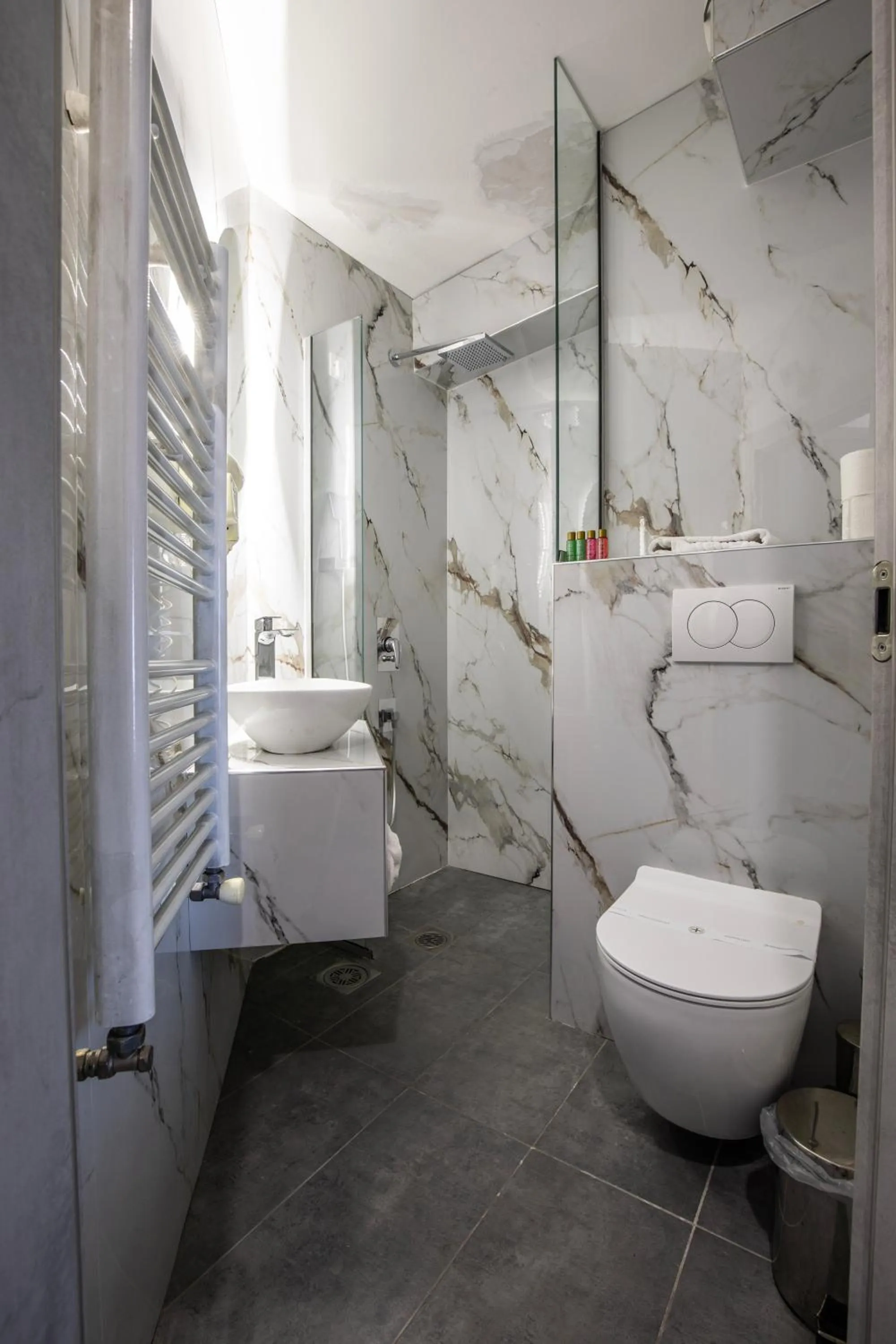 Toilet in View Inn Boutique Hotel