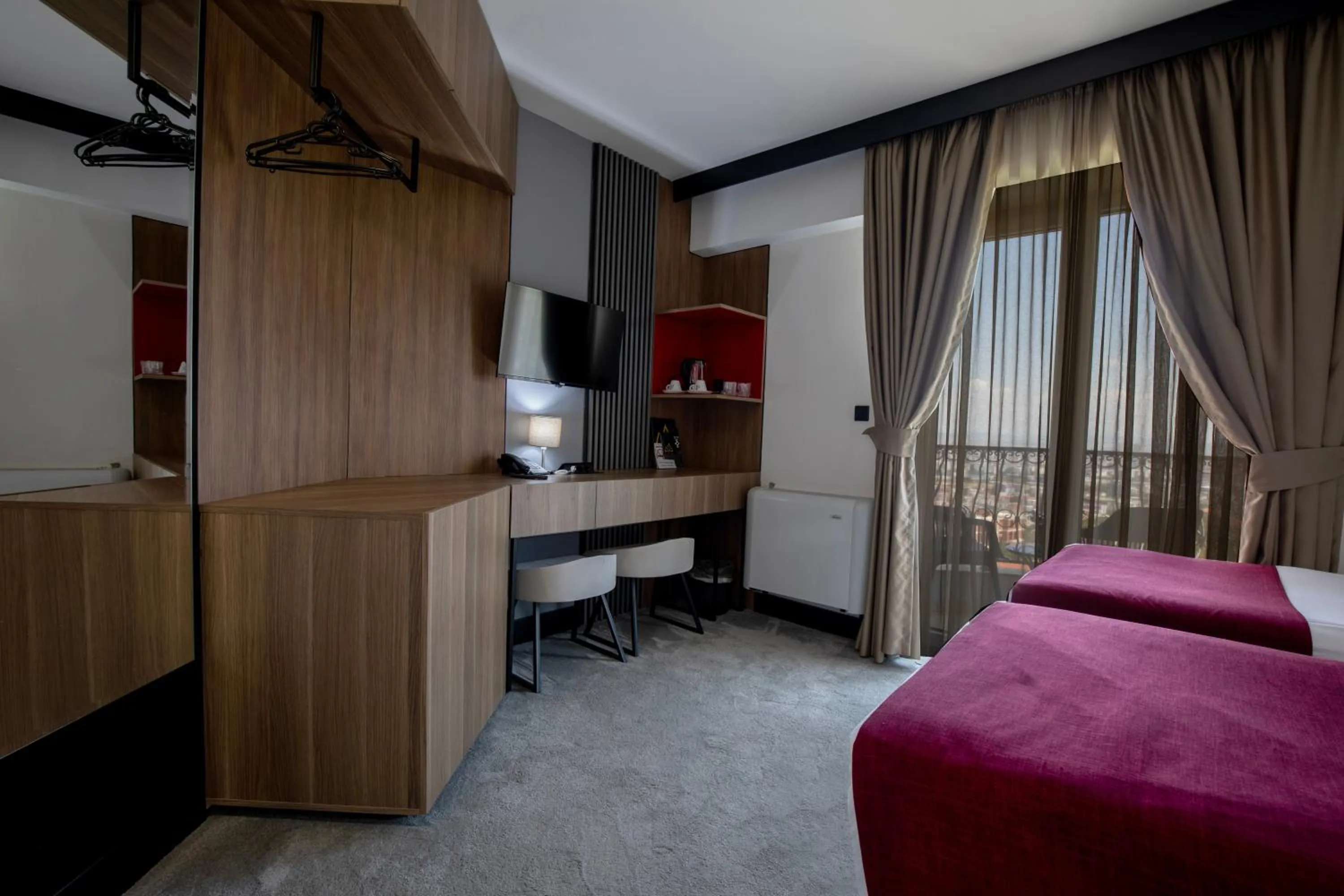 Photo of the whole room, Bed in View Inn Boutique Hotel