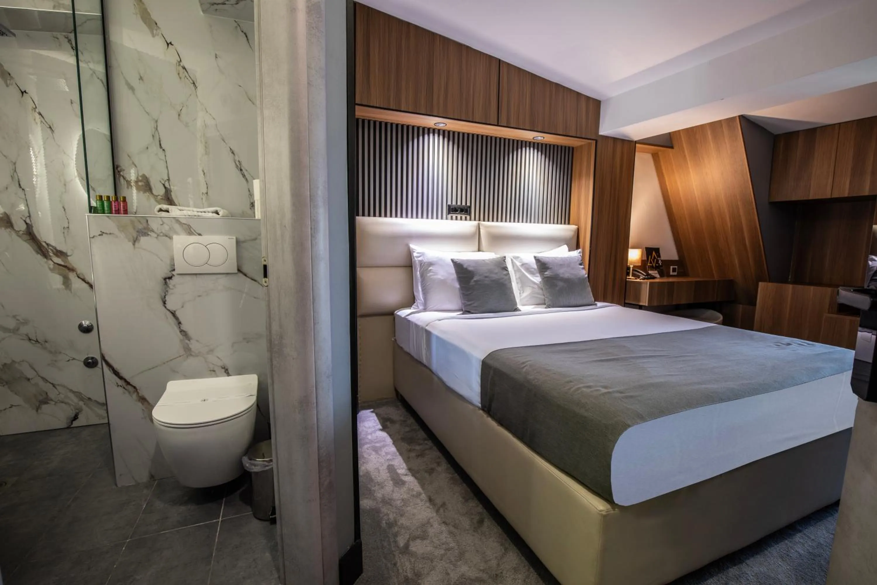 Photo of the whole room, Bed in View Inn Boutique Hotel