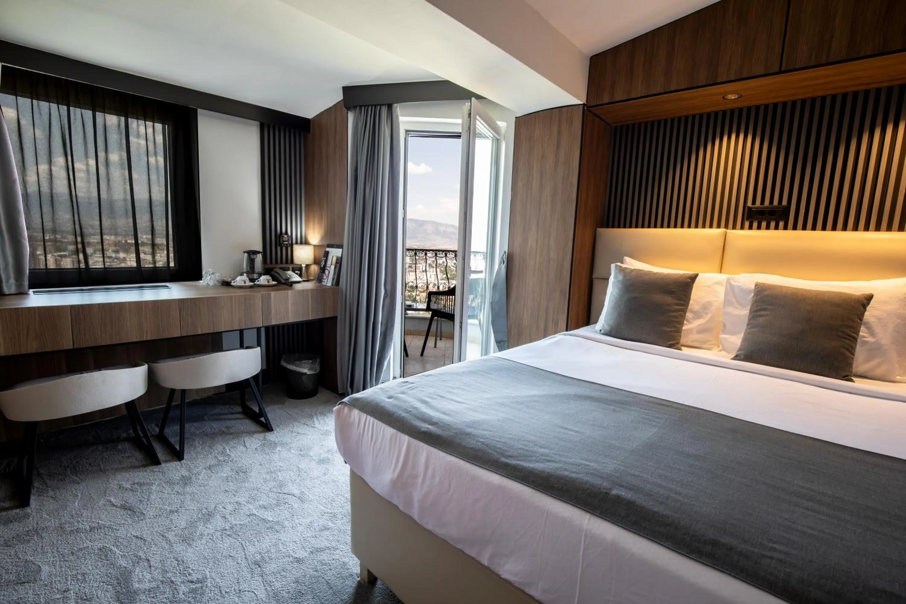 Photo of the whole room, Bed in View Inn Boutique Hotel