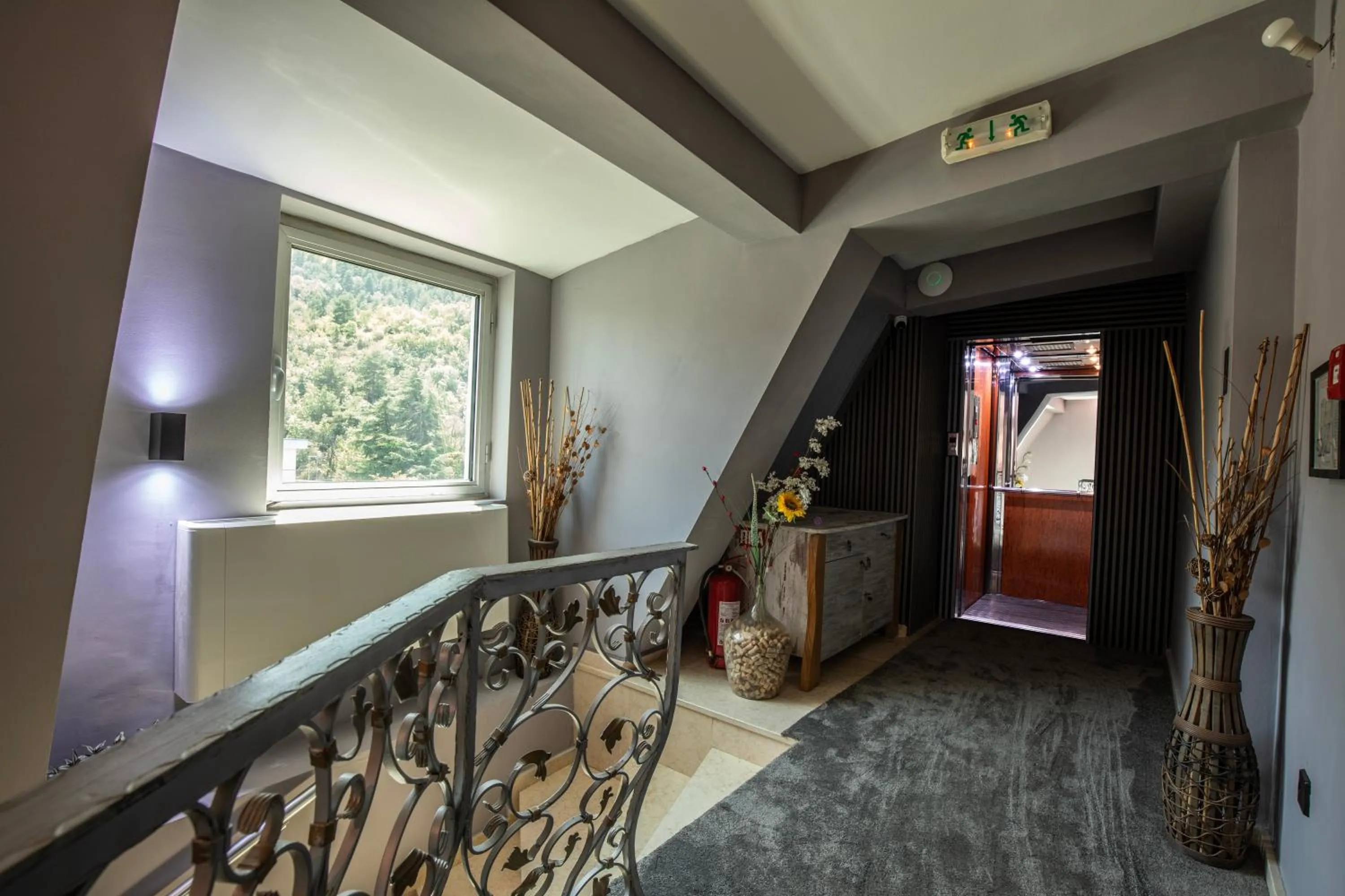 elevator in View Inn Boutique Hotel