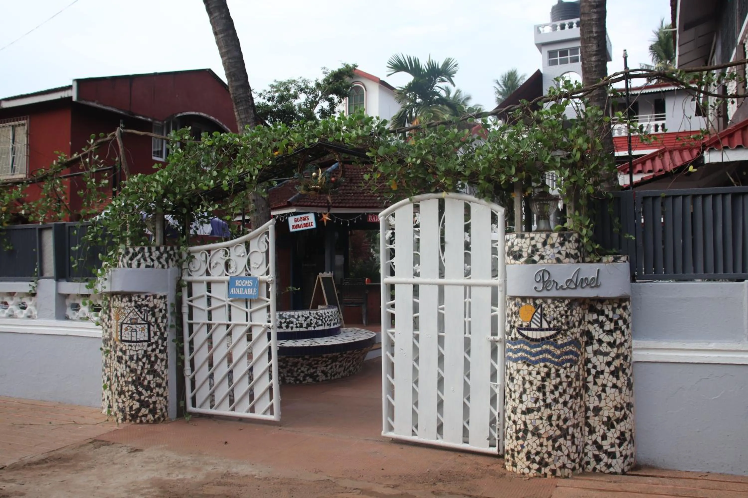 Property building in Peravel Beach Holiday Home