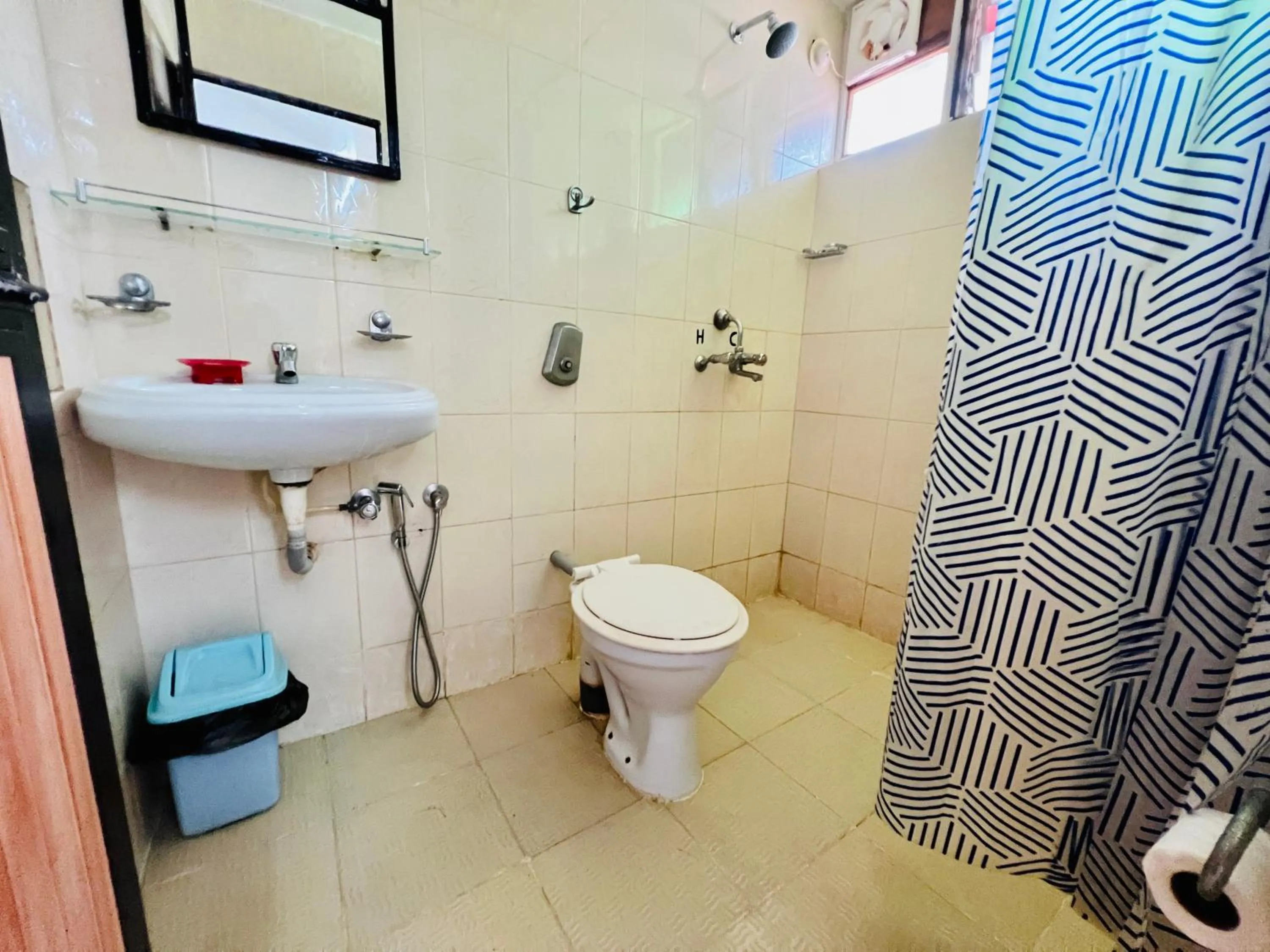 Bathroom in Peravel Beach Holiday Home